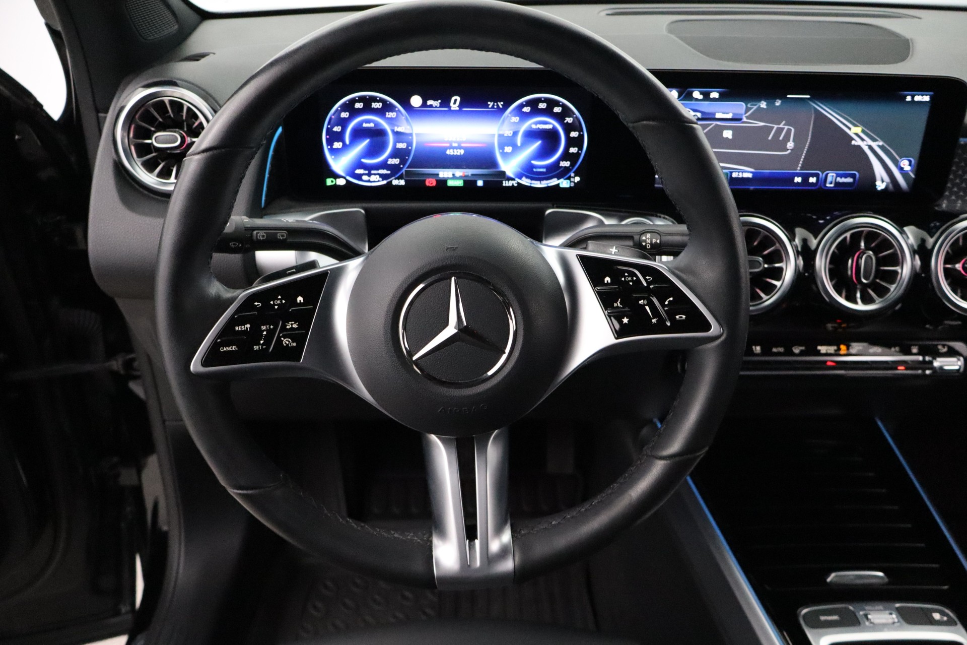Mercedes-Benz EQB 2024