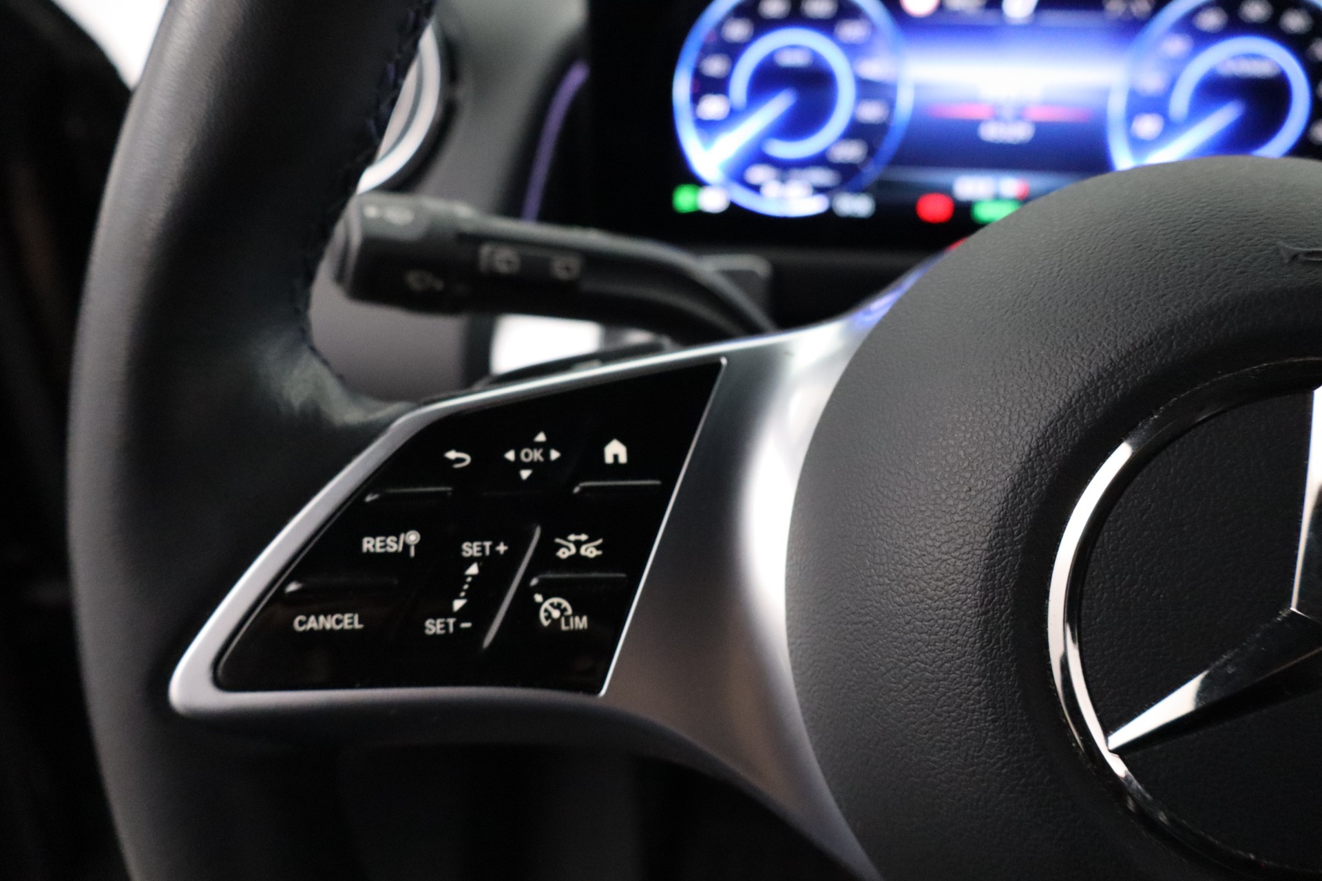 Mercedes-Benz EQB 2024