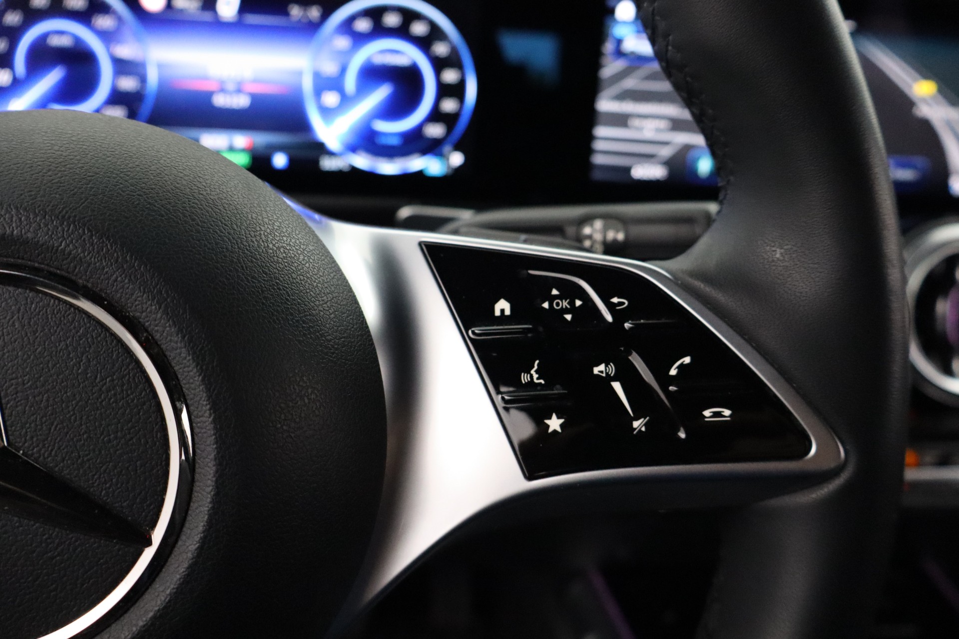 Mercedes-Benz EQB 2024