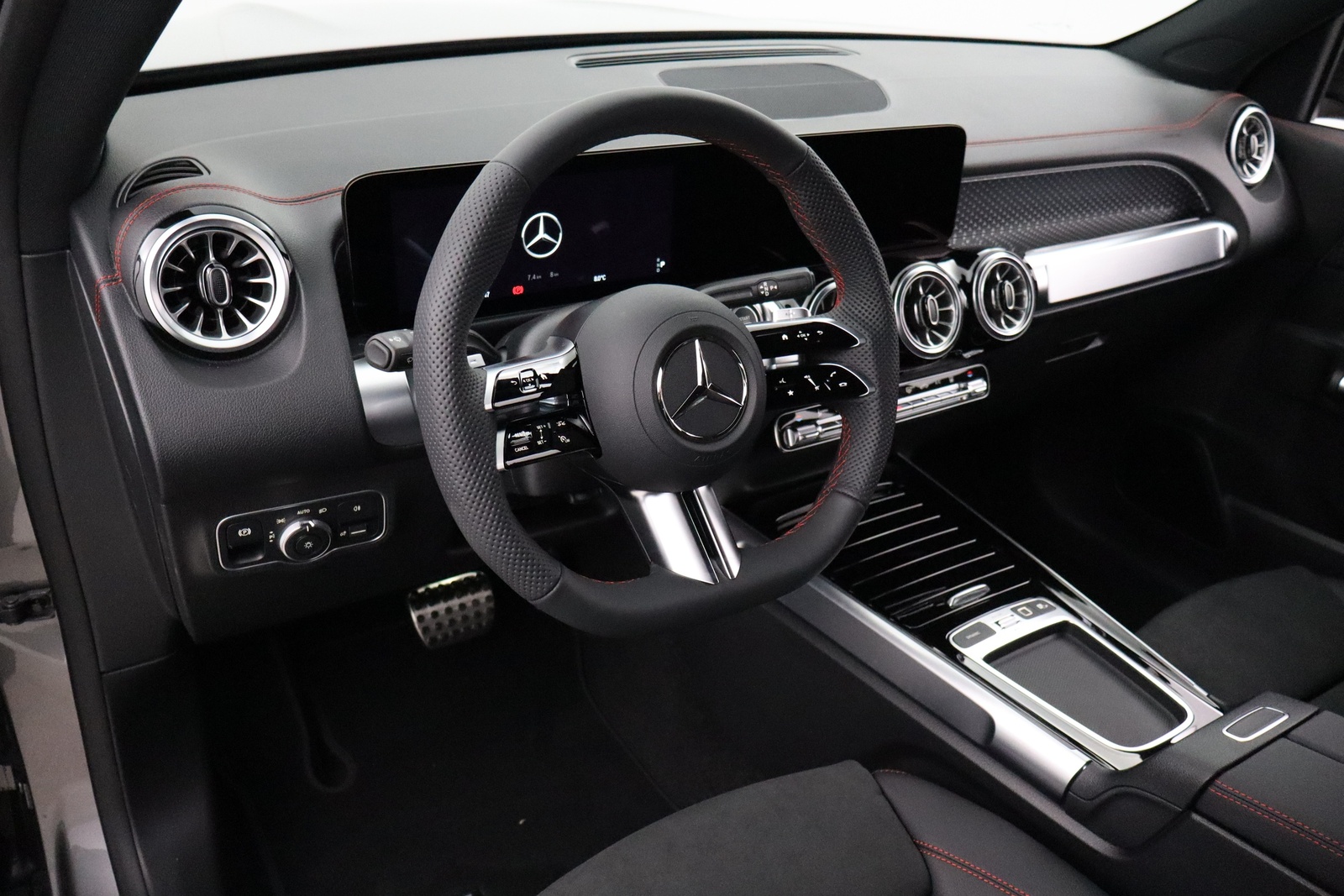 Mercedes-Benz EQB 2024