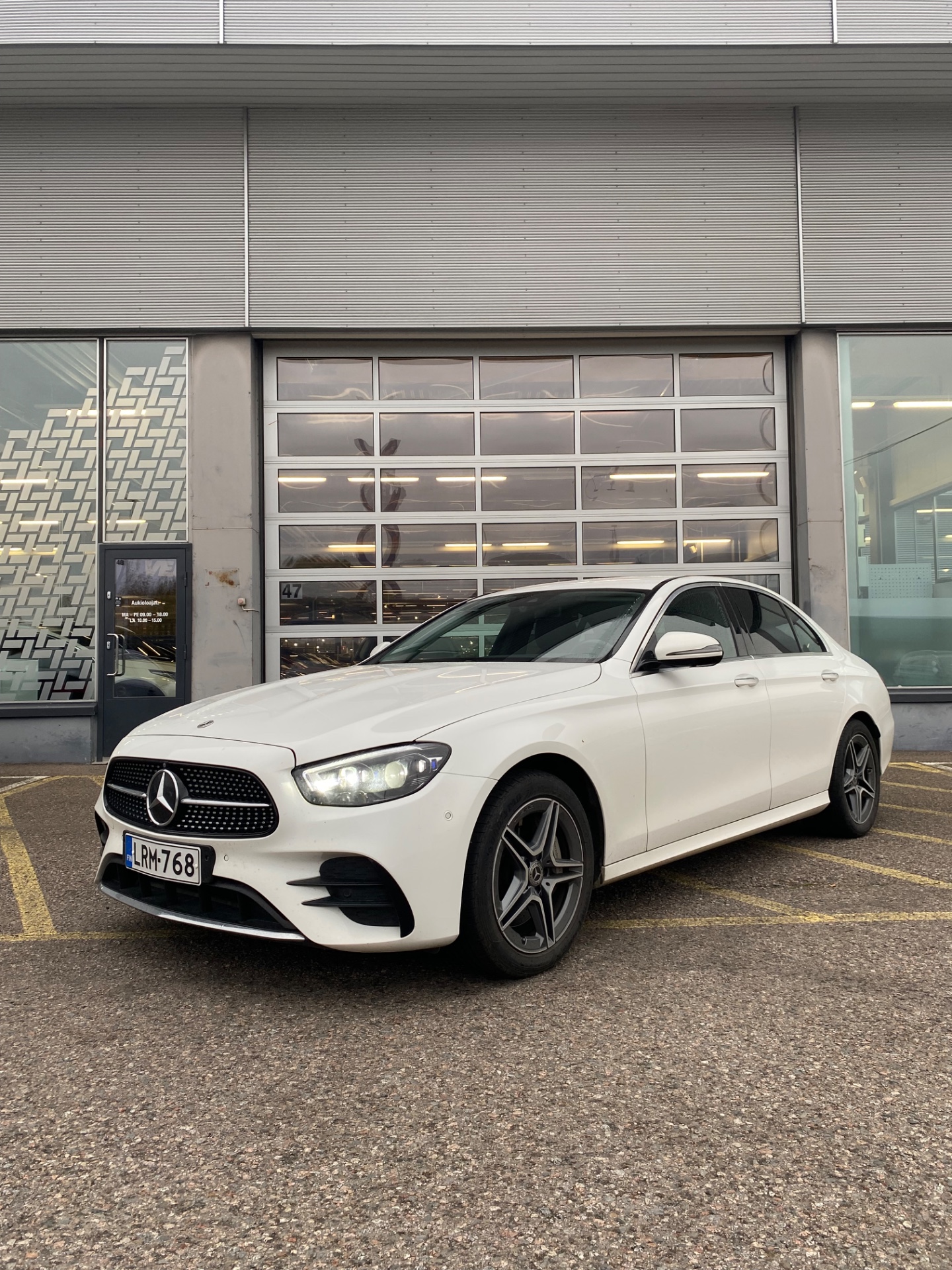 MERCEDES-BENZ E 2022