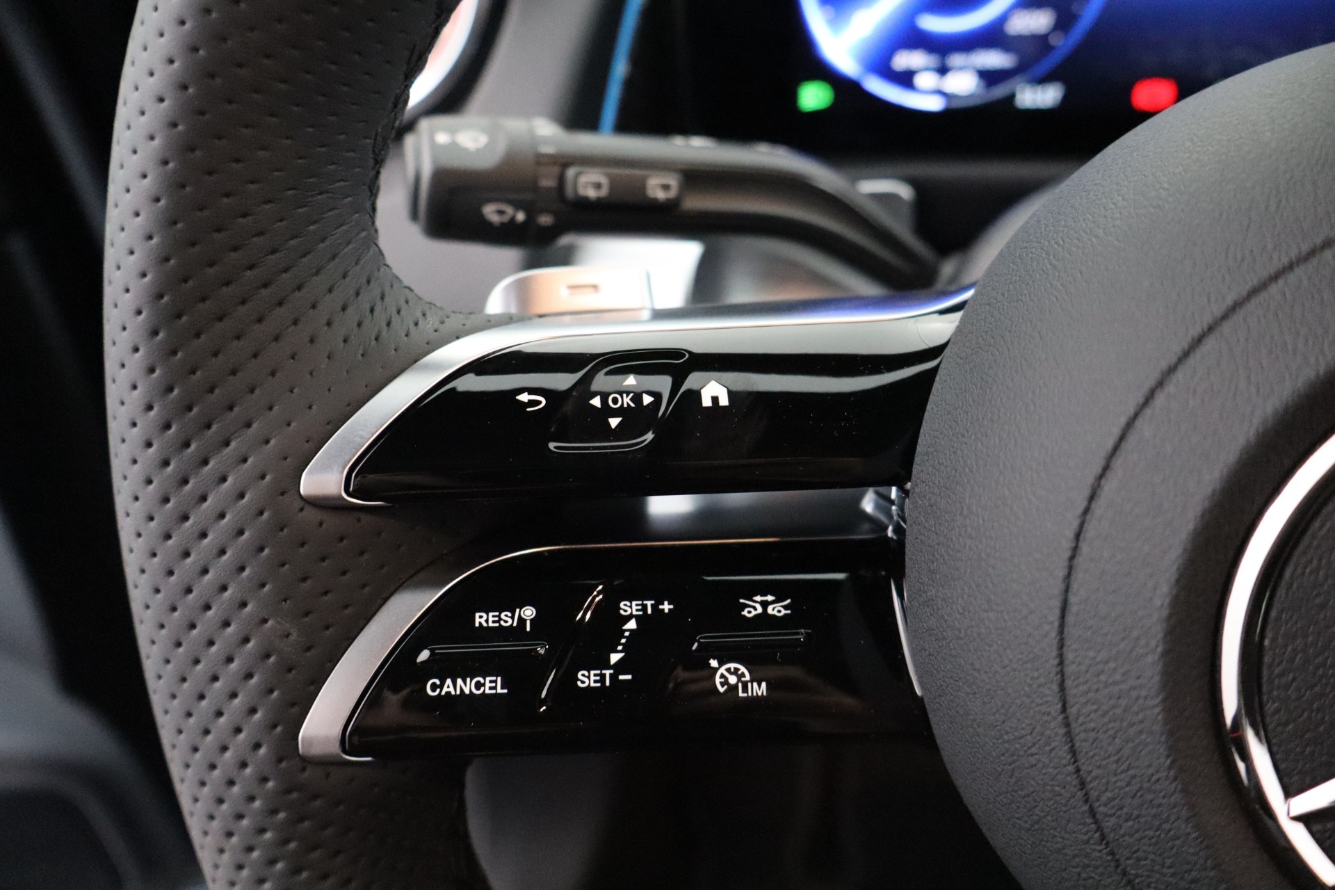 Mercedes-Benz EQB 2025