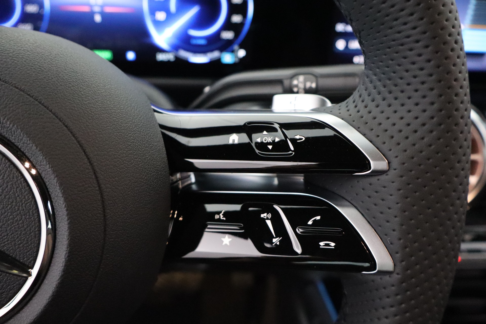 Mercedes-Benz EQB 2025