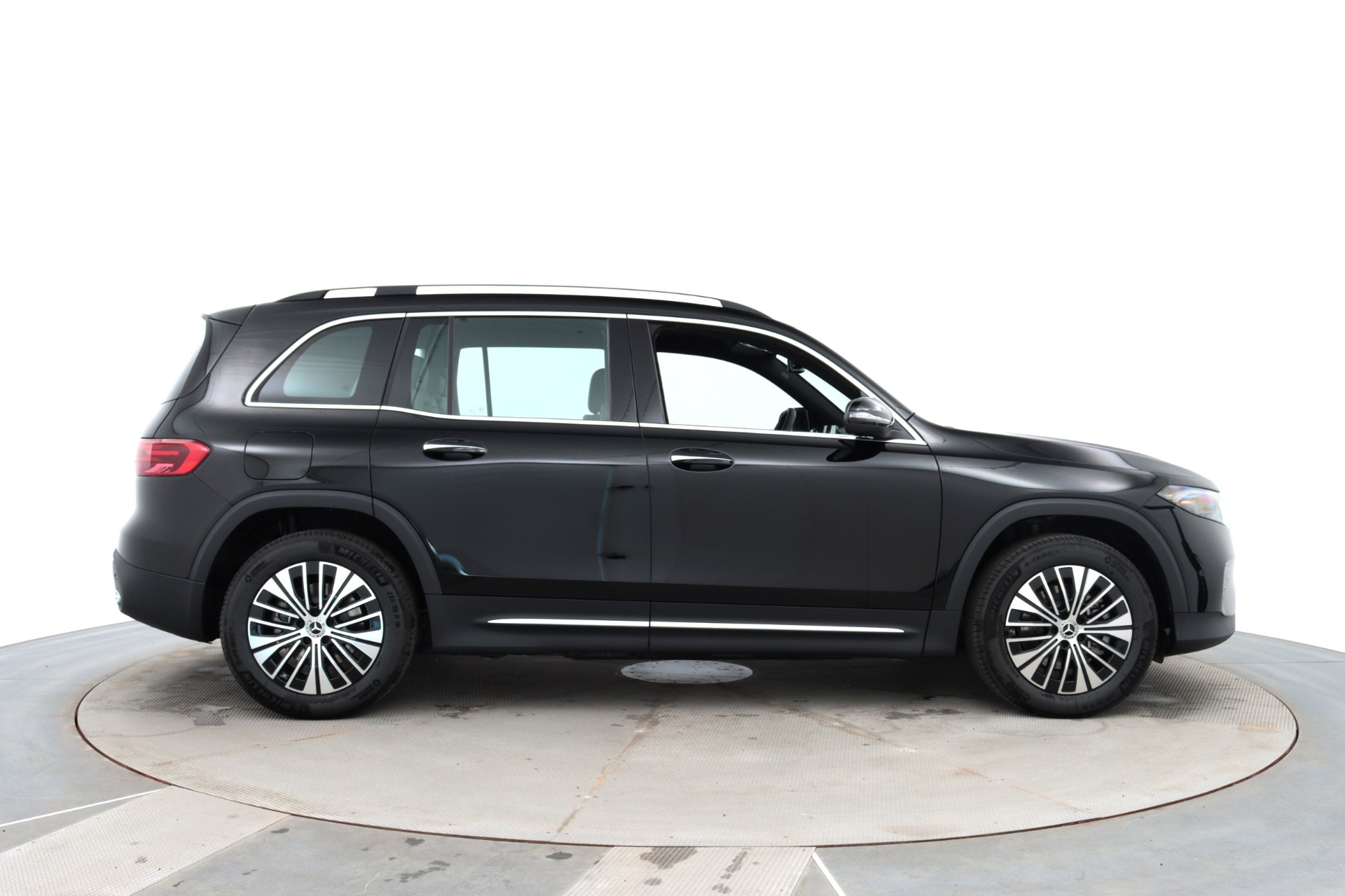 Mercedes-Benz EQB 2025