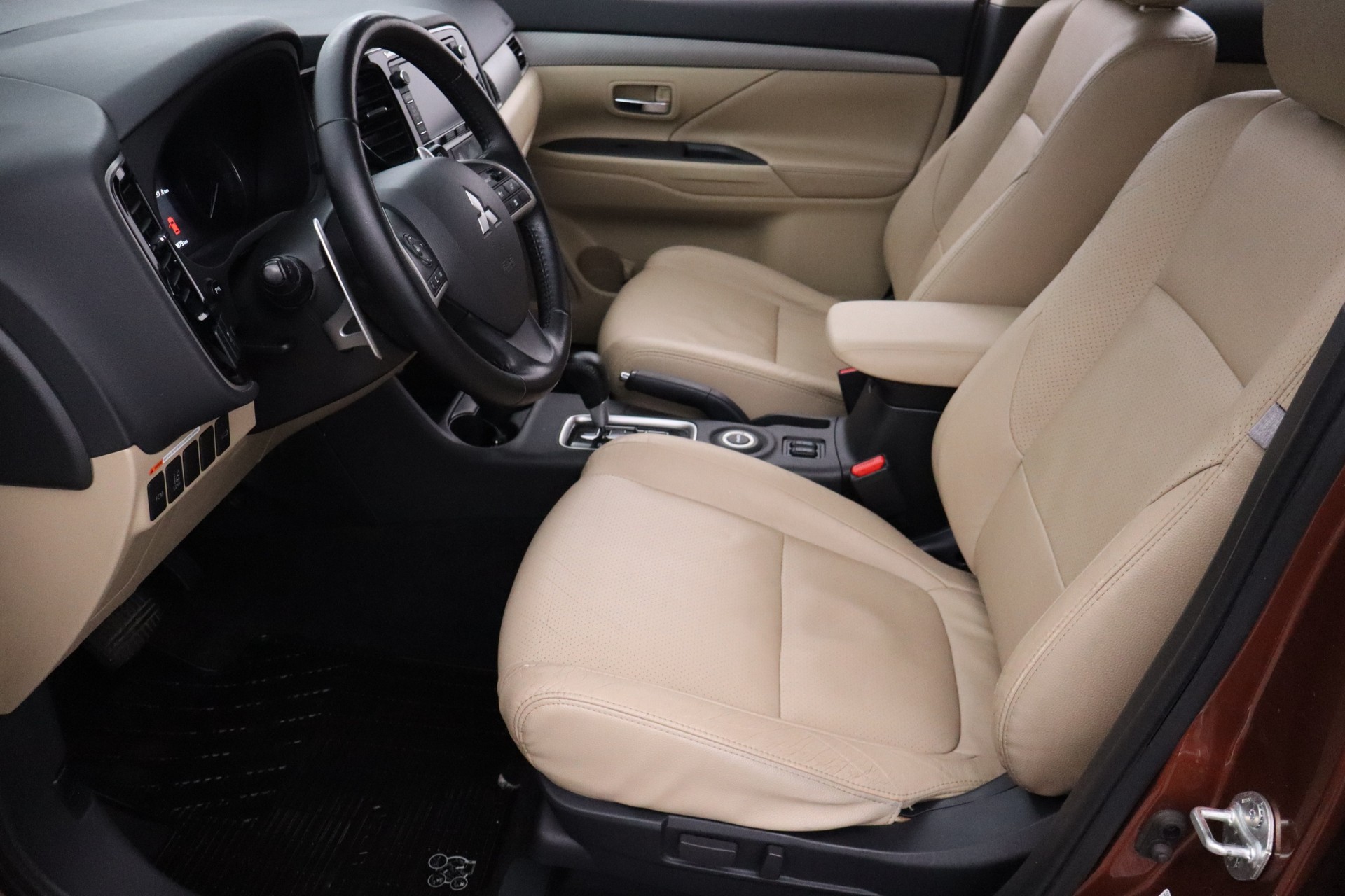 Mitsubishi Outlander 2013