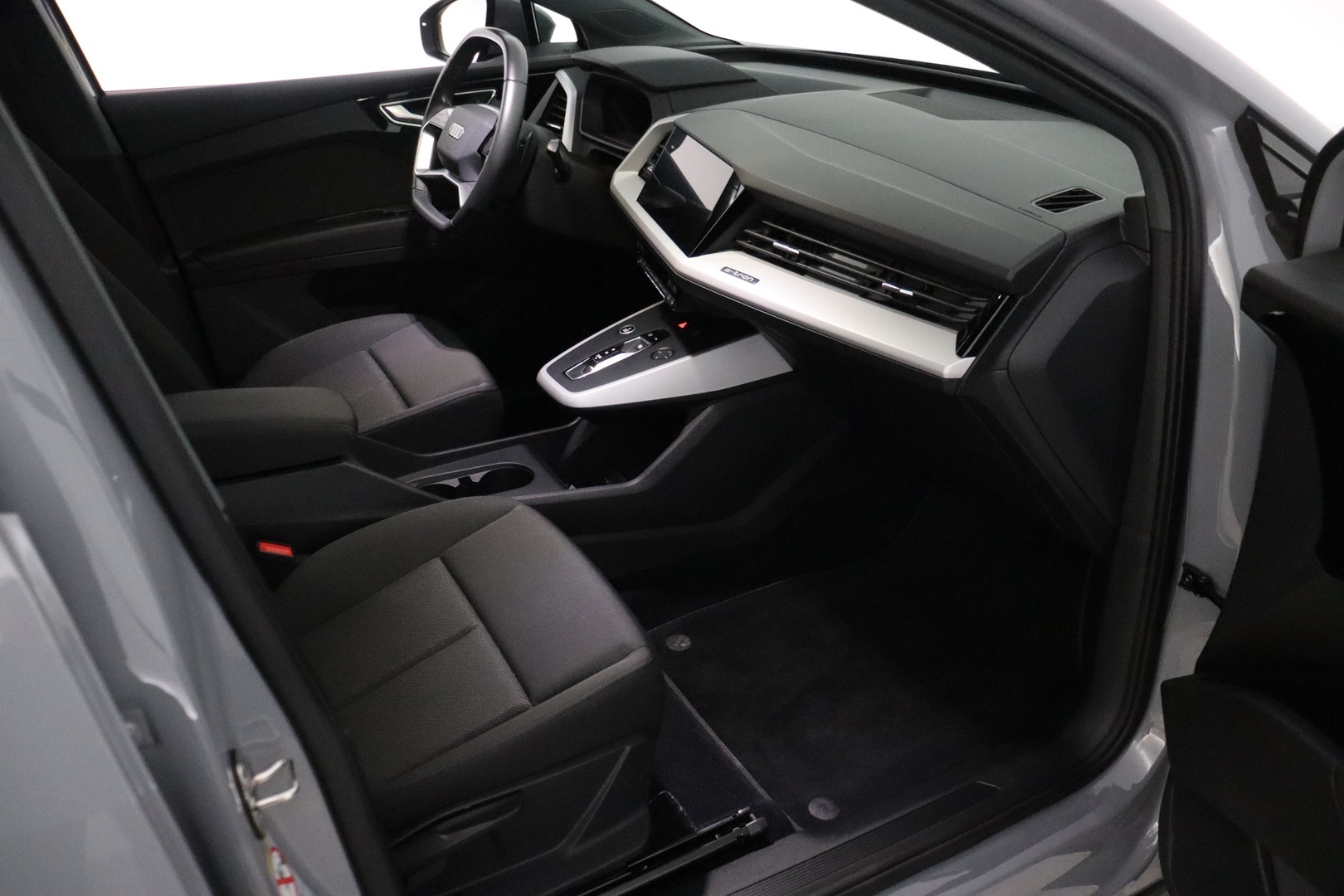 AUDI Q4 e-tron 2023