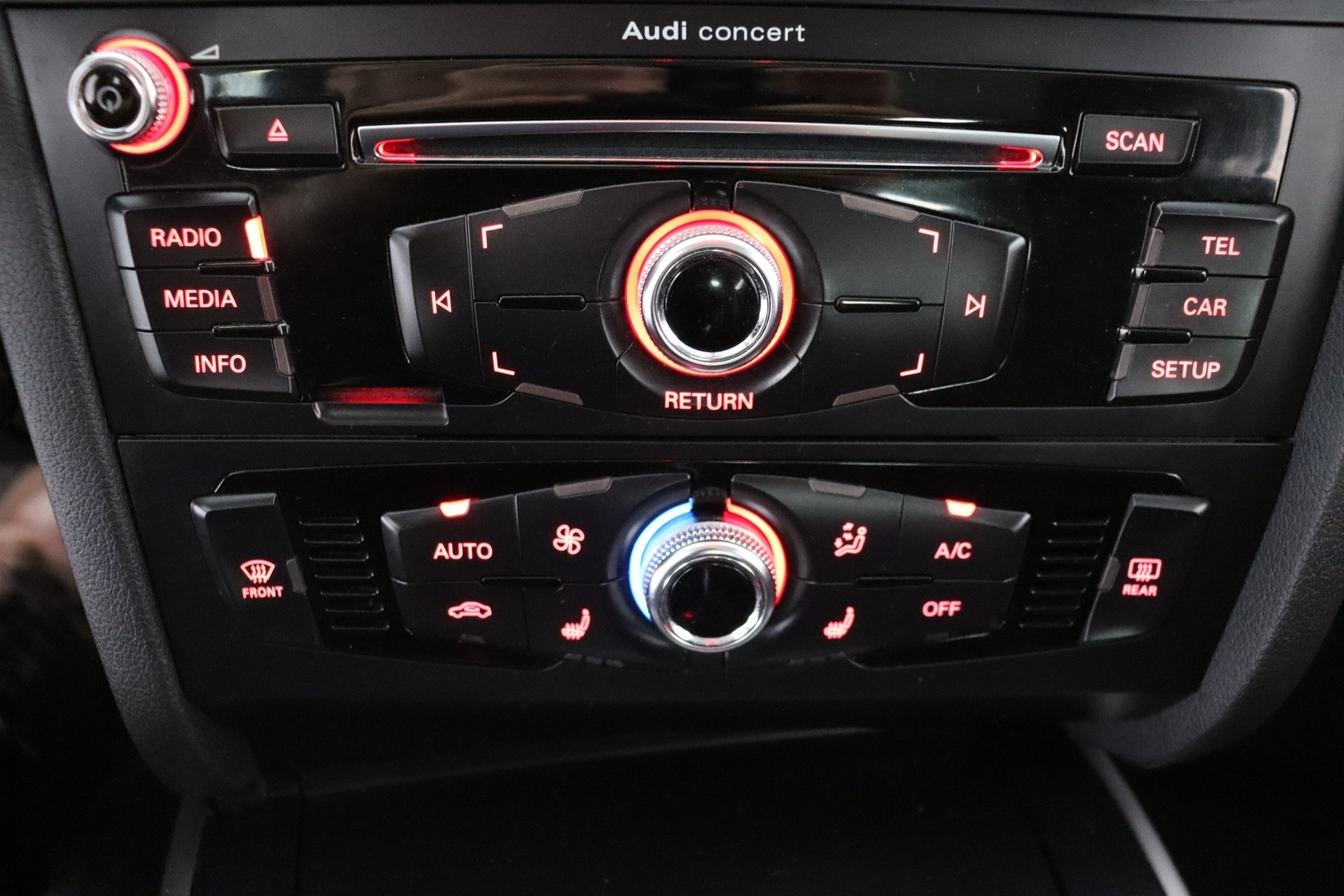 AUDI A4 2014