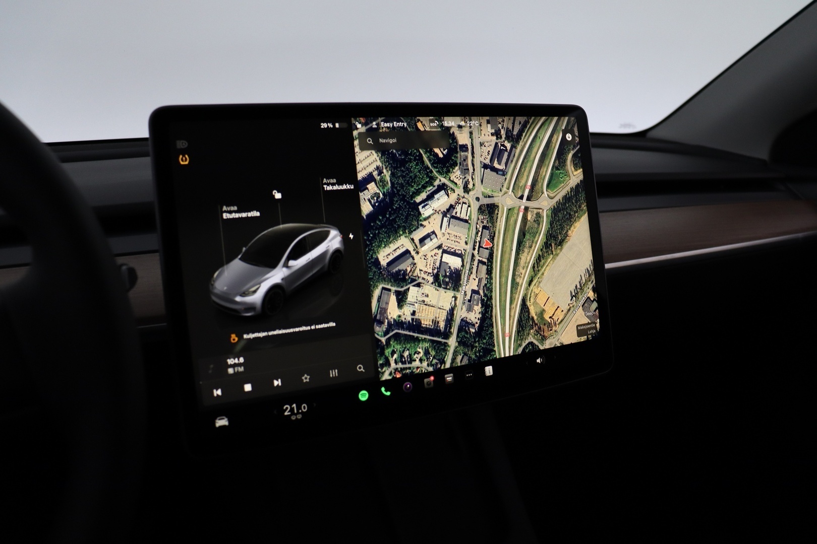 TESLA Model Y 2024