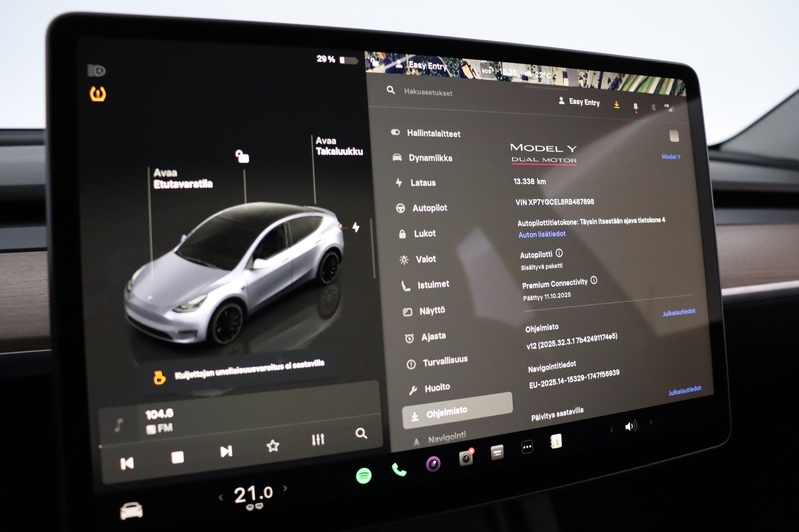 TESLA Model Y 2024