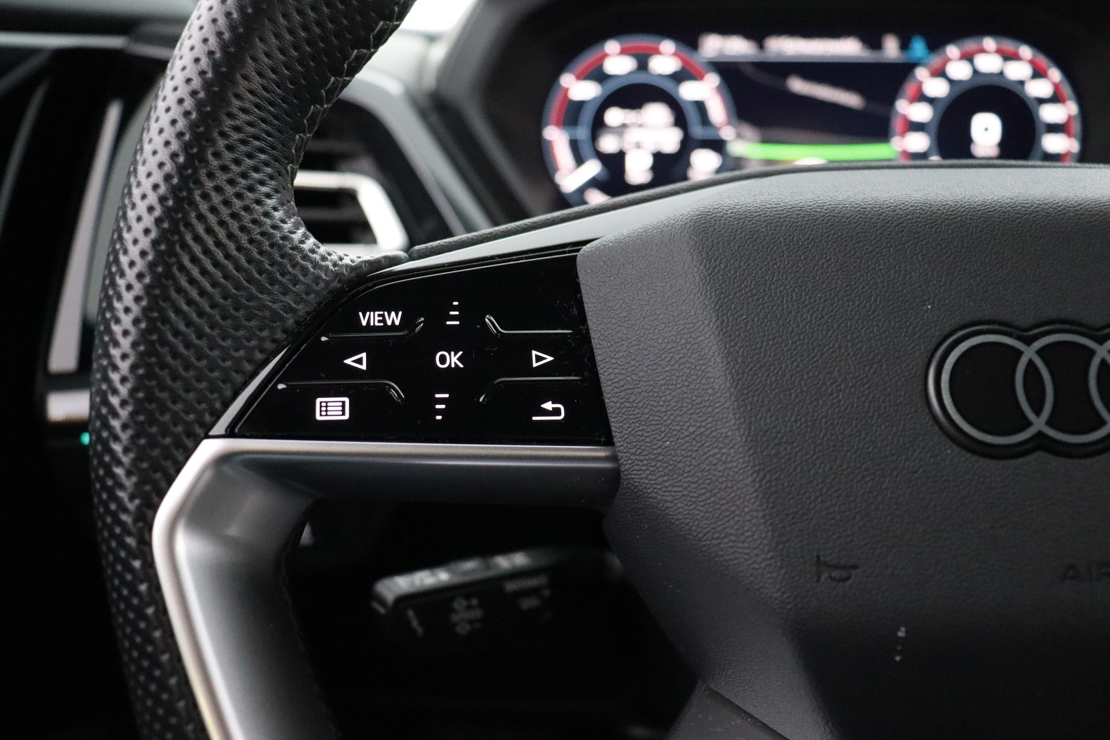 AUDI Q4 e-tron 2023