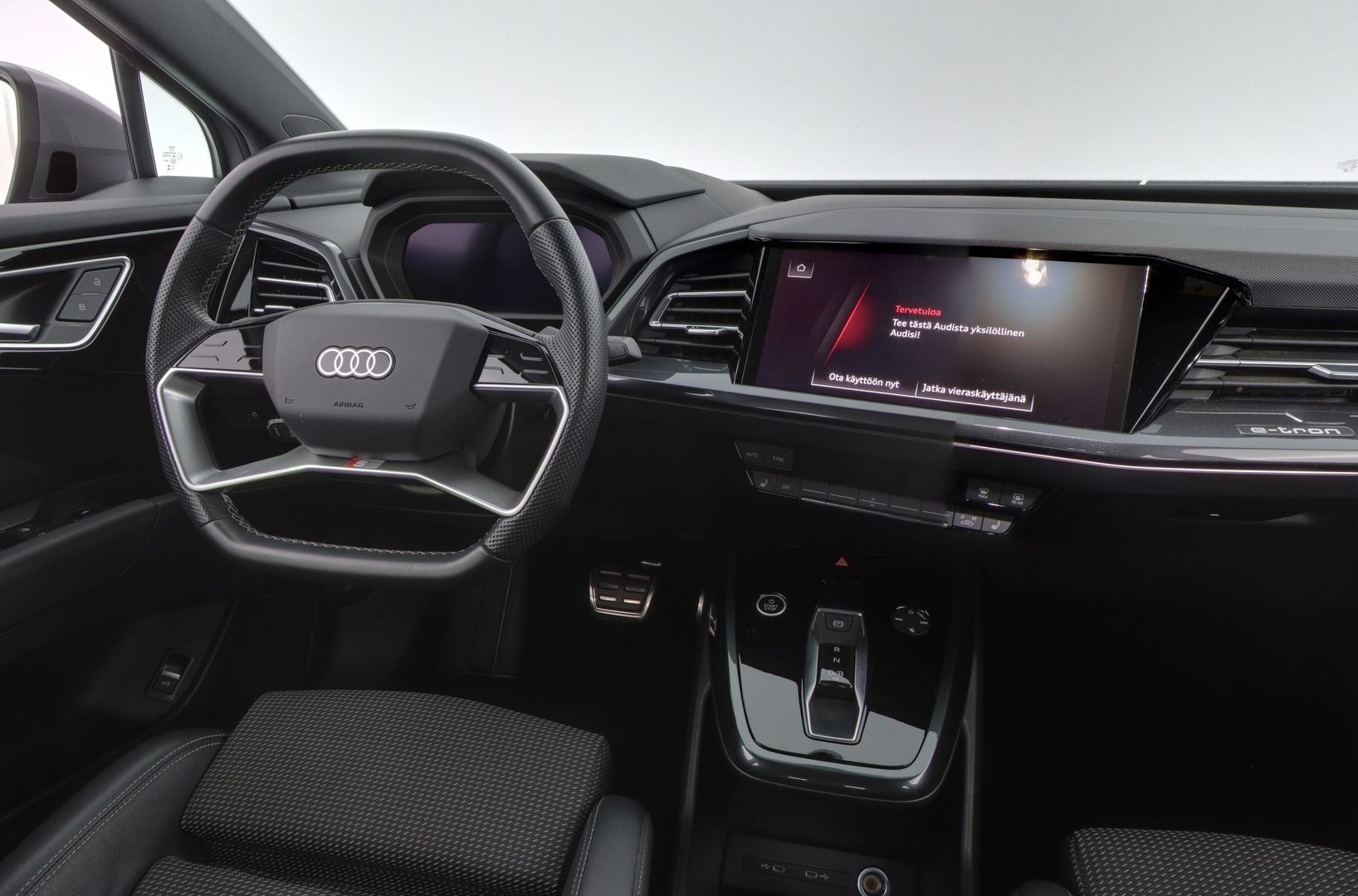AUDI Q4 e-tron 2023