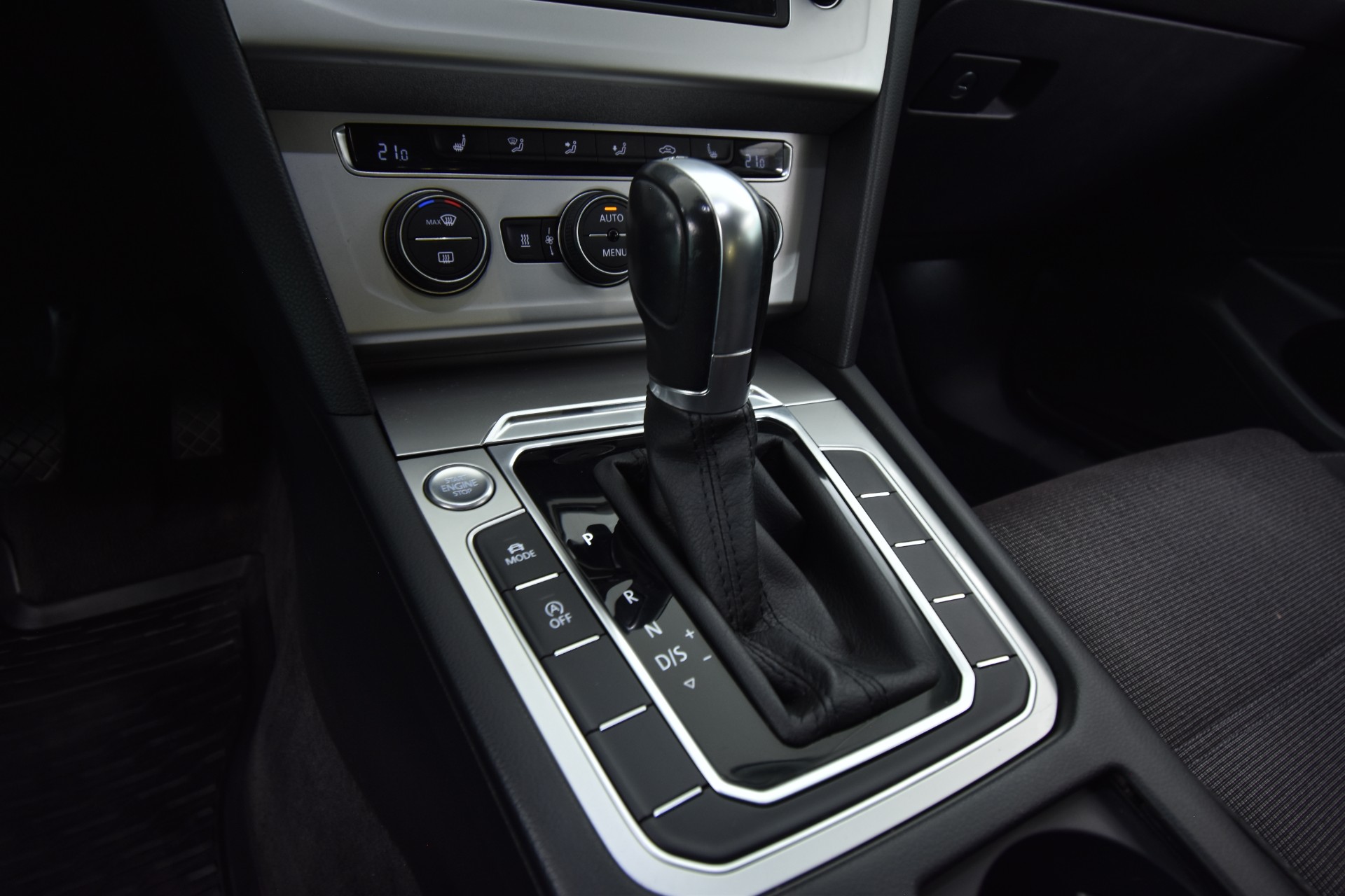 VOLKSWAGEN Passat 2017