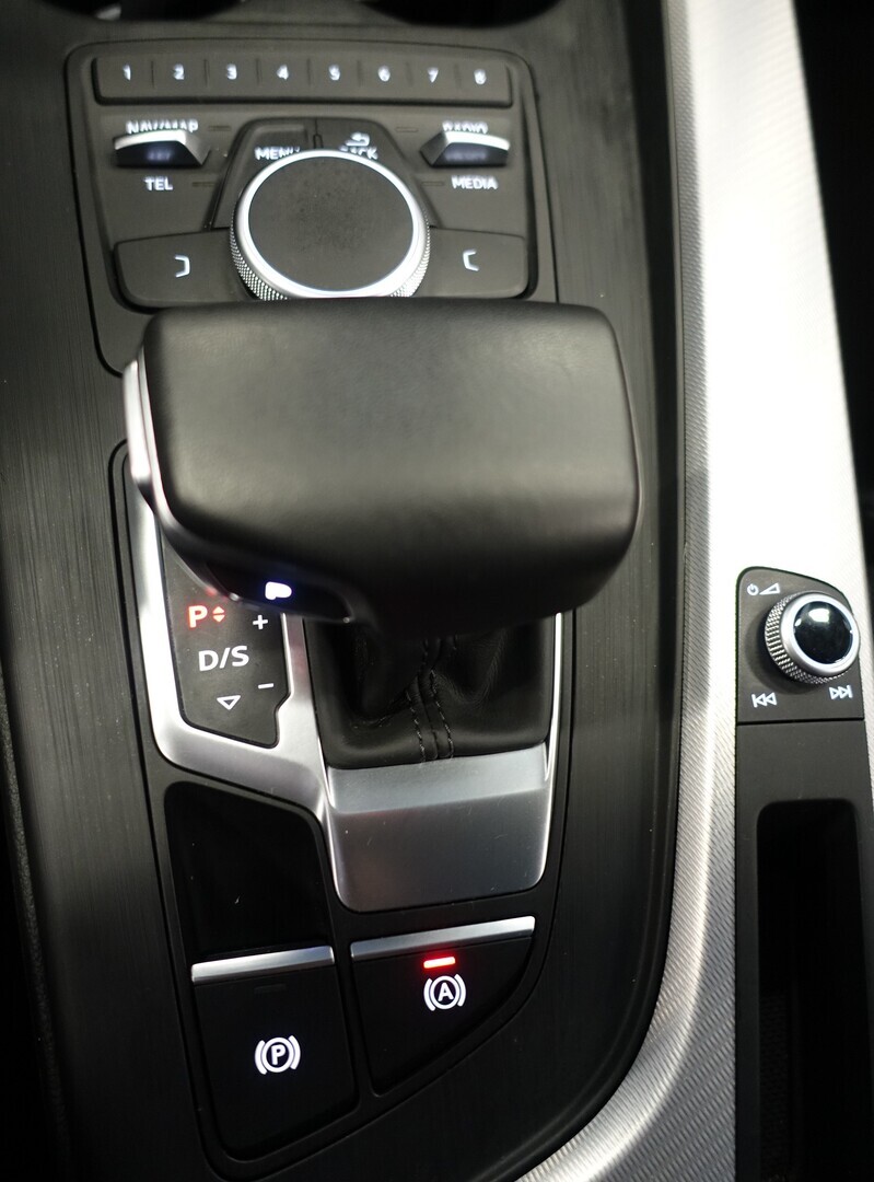 AUDI A4 2019