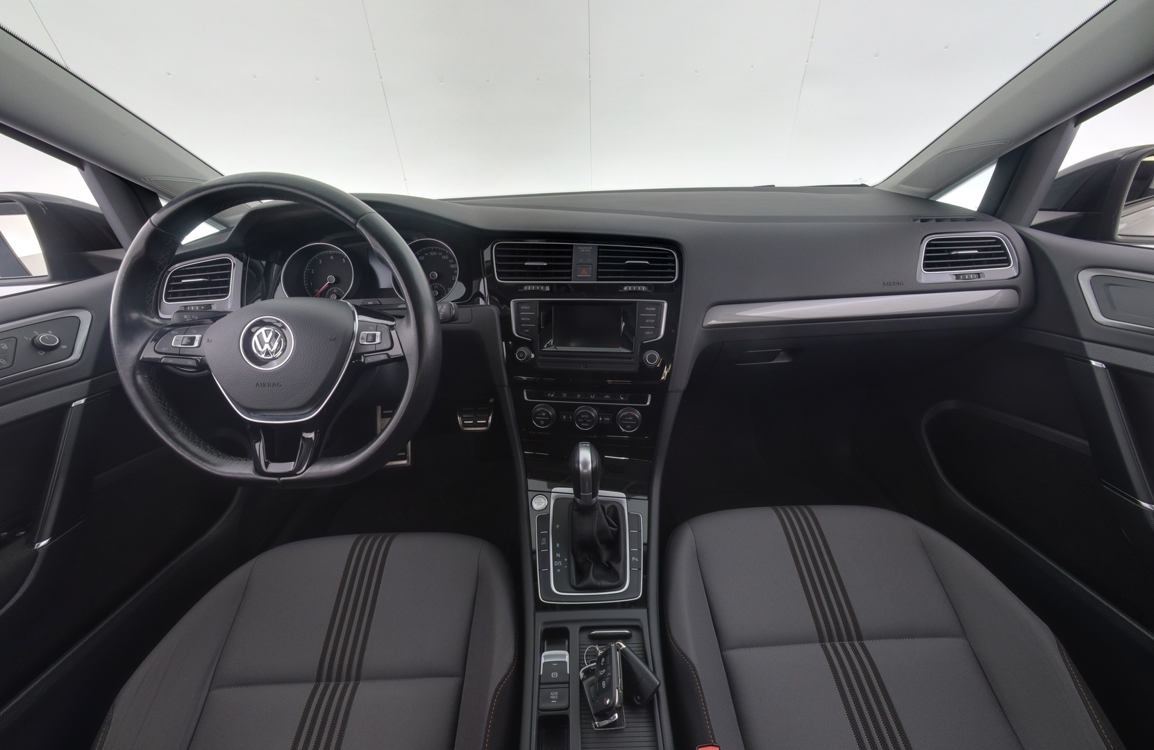 VOLKSWAGEN Golf 2016