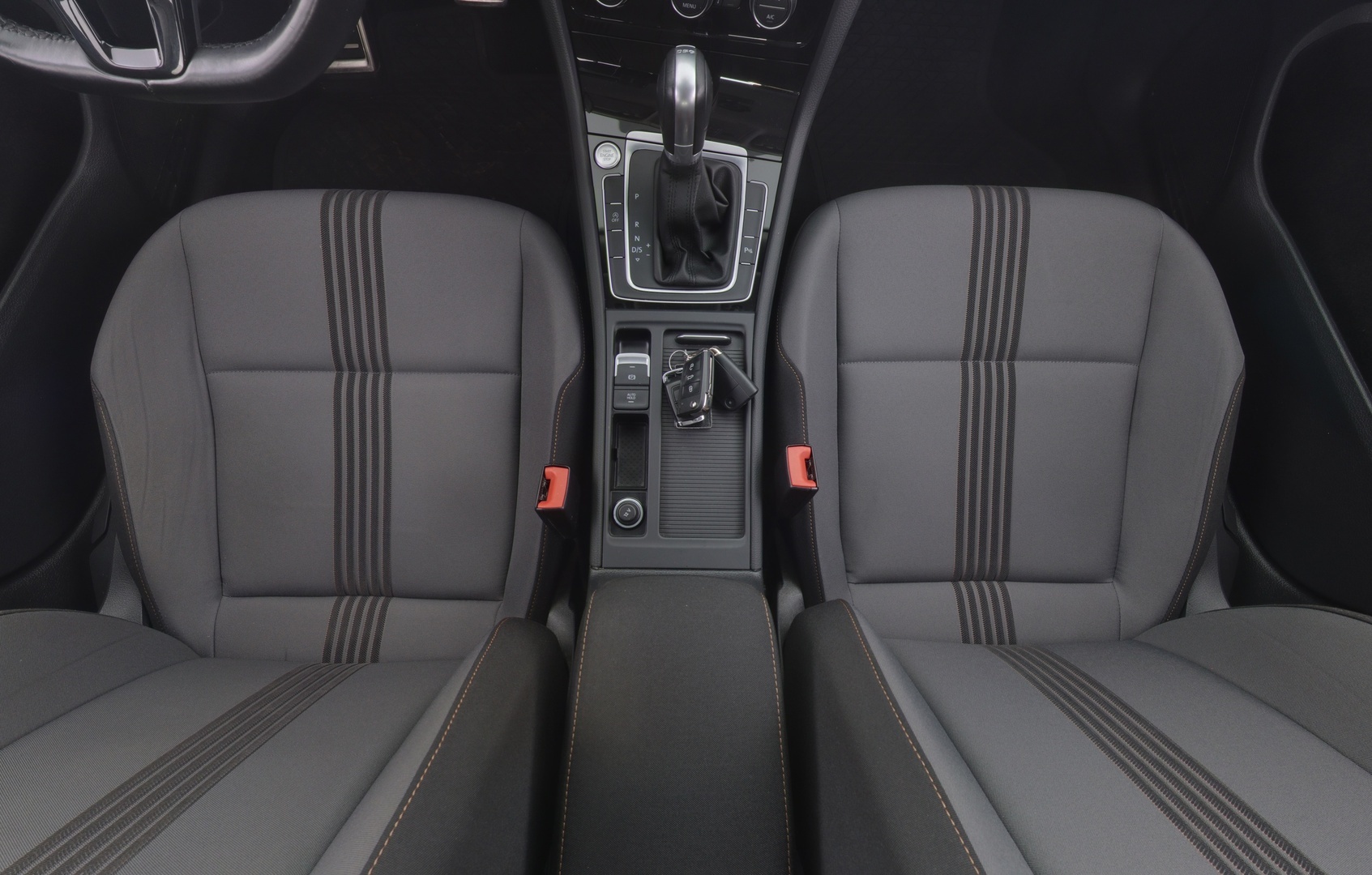 VOLKSWAGEN Golf 2016