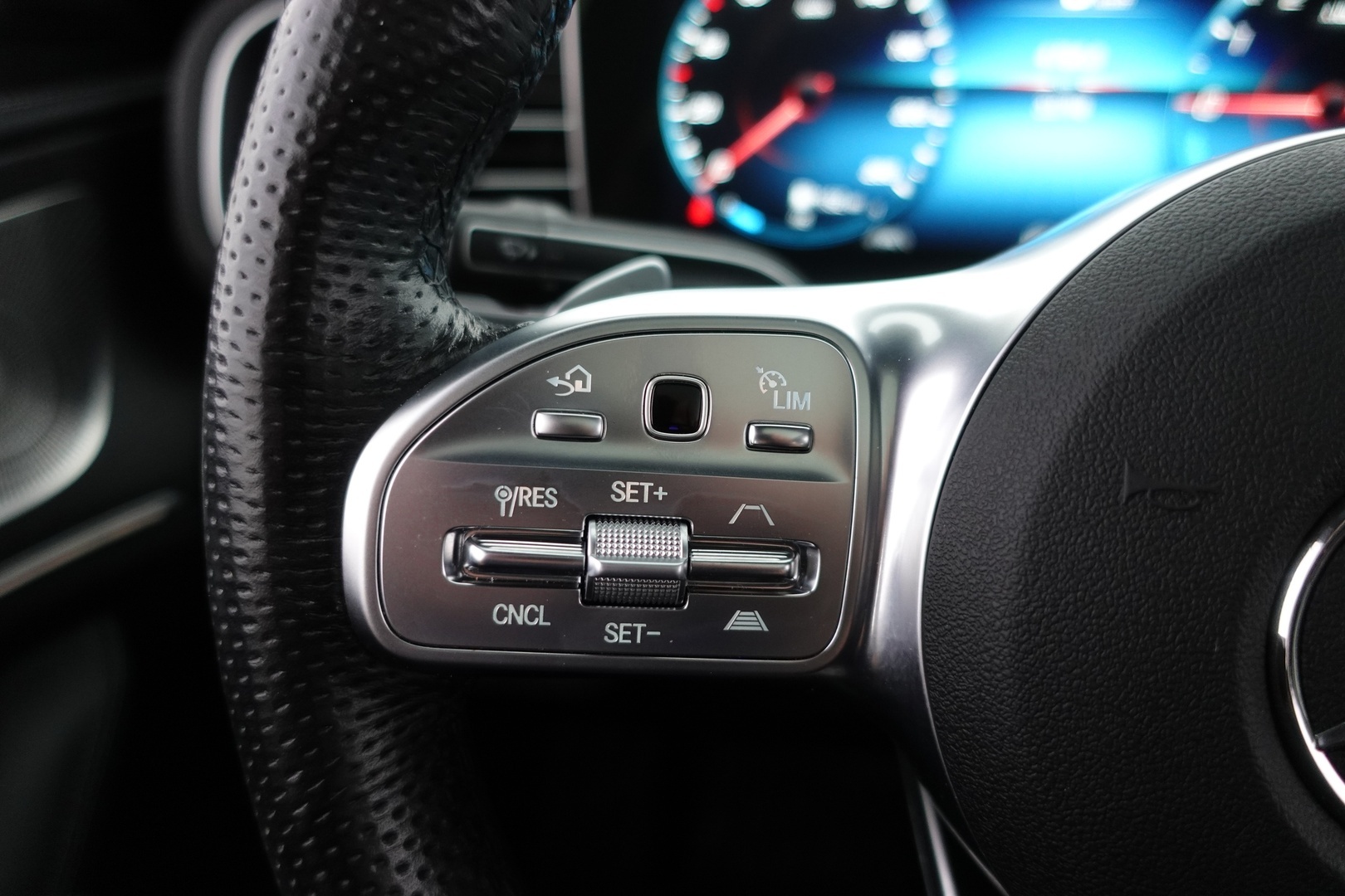 MERCEDES-BENZ GLE 2023