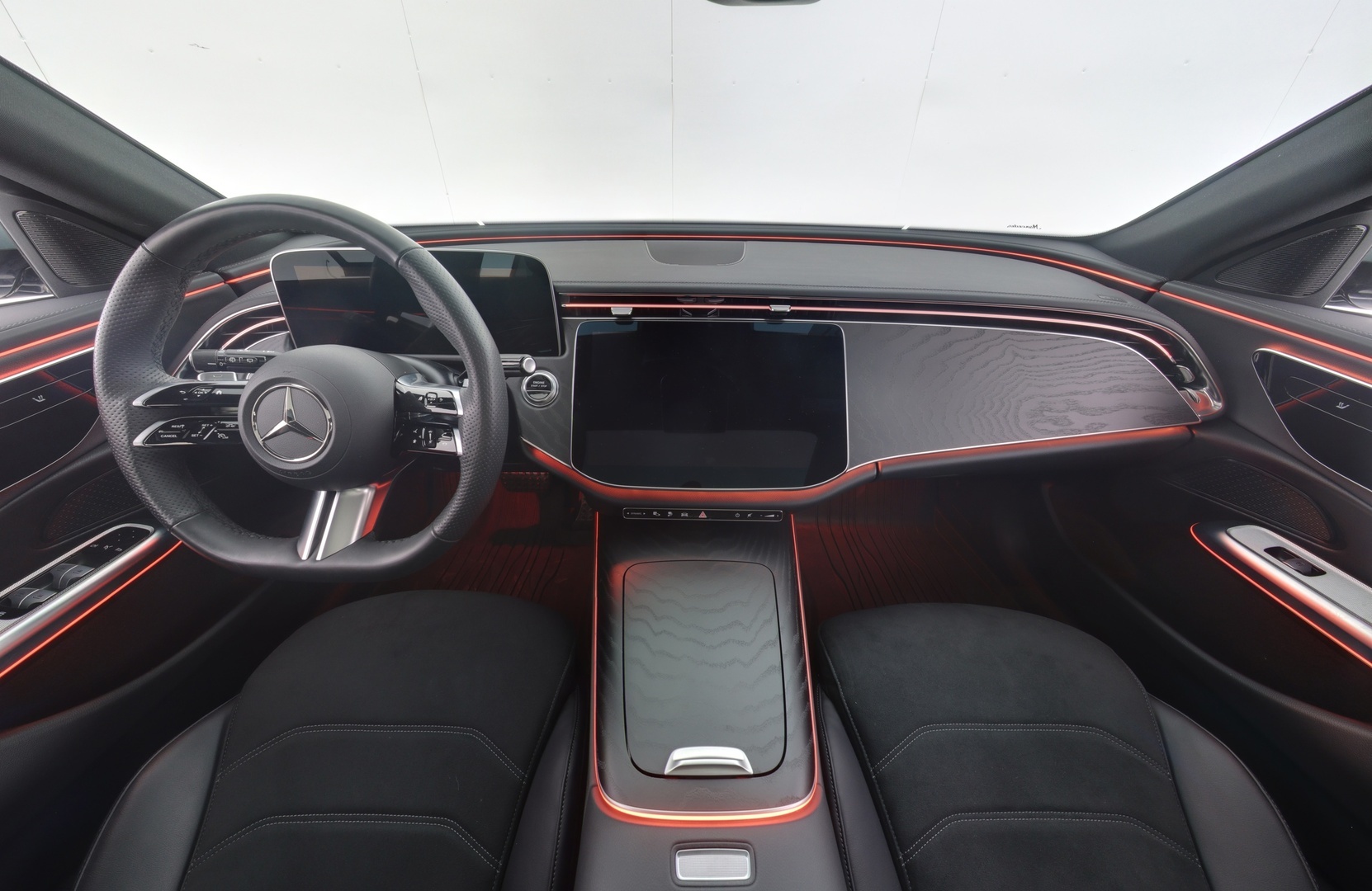 MERCEDES-BENZ E 2023