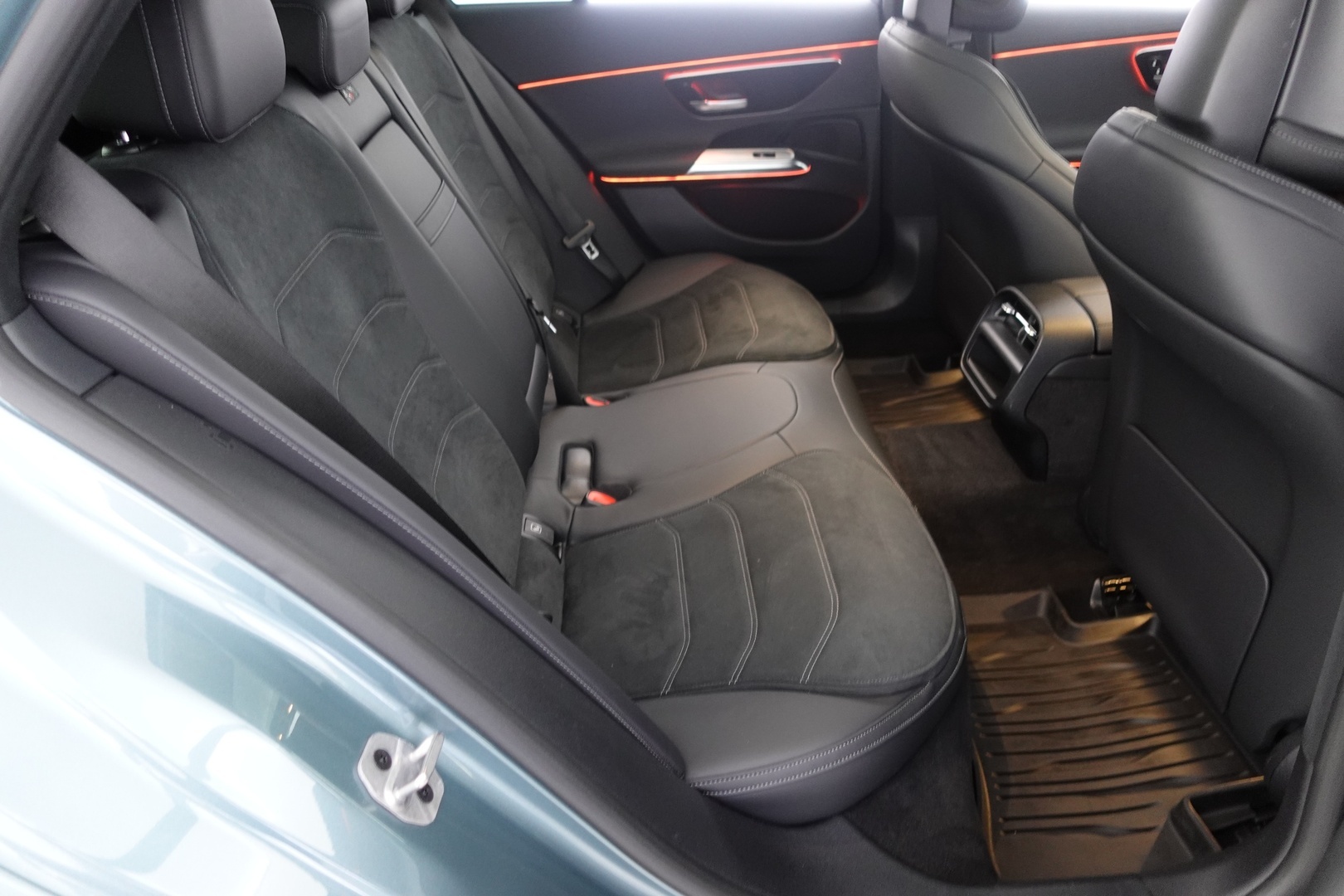 MERCEDES-BENZ E 2023