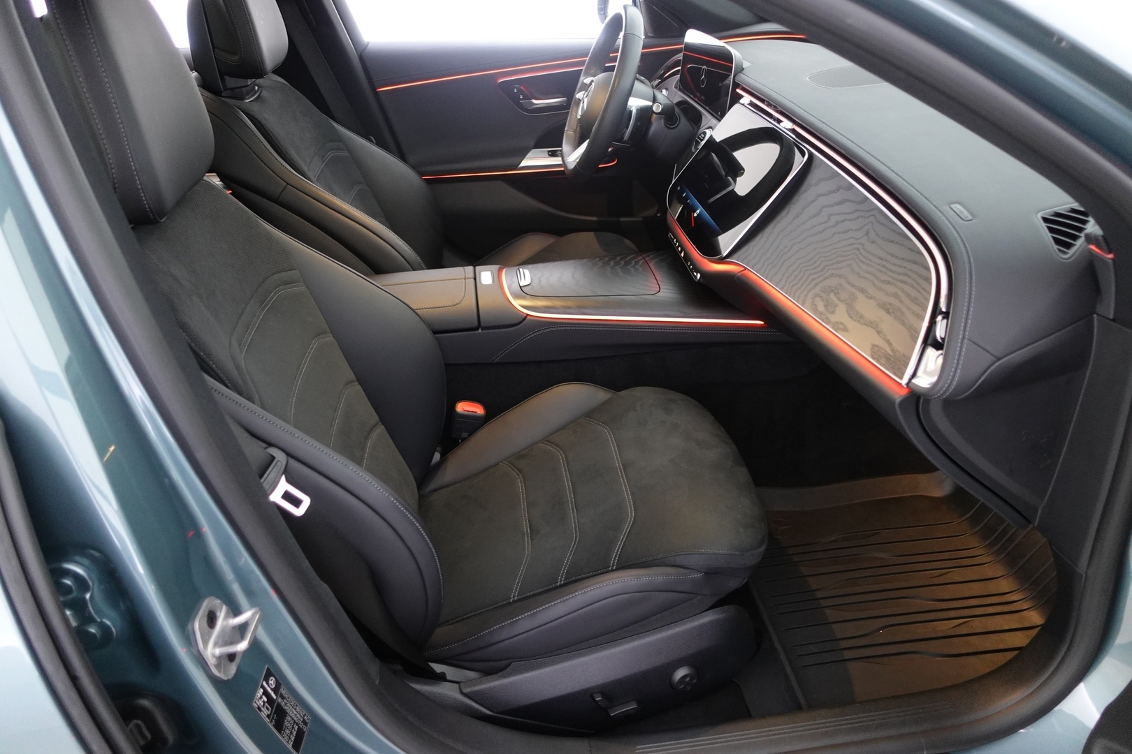 MERCEDES-BENZ E 2023