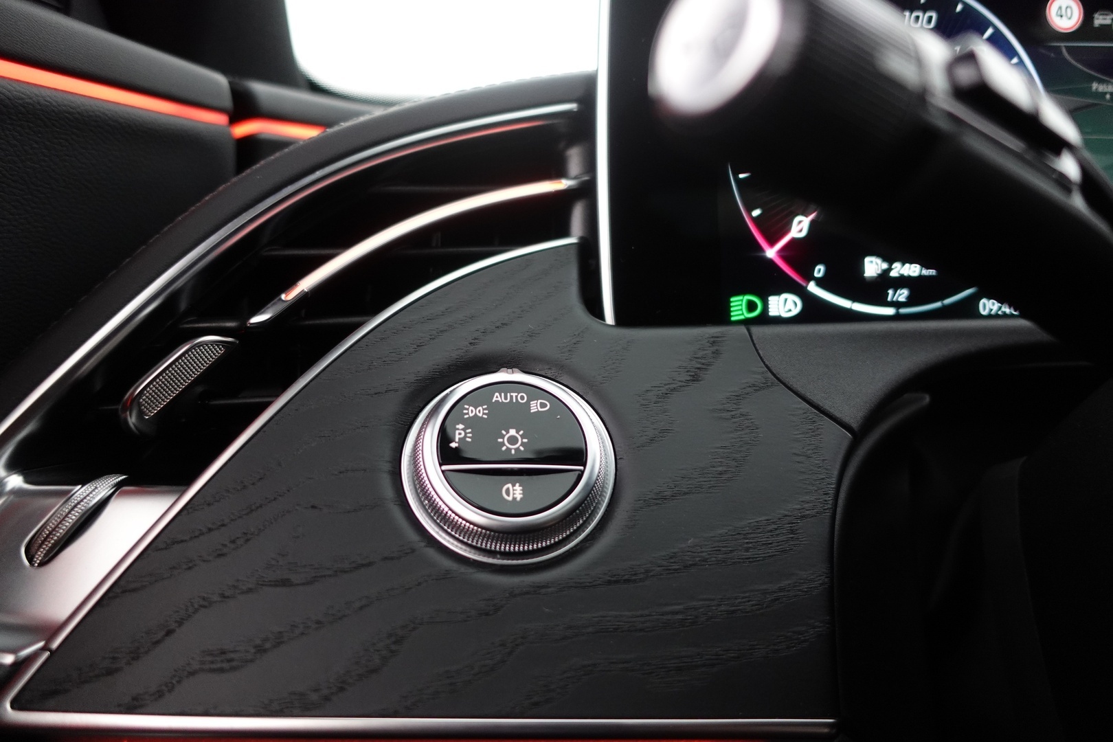 MERCEDES-BENZ E 2023