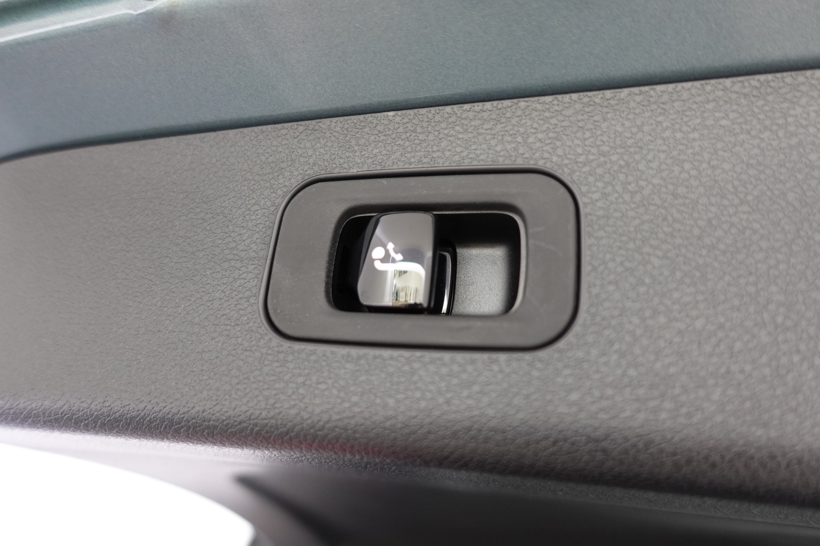 MERCEDES-BENZ E 2023