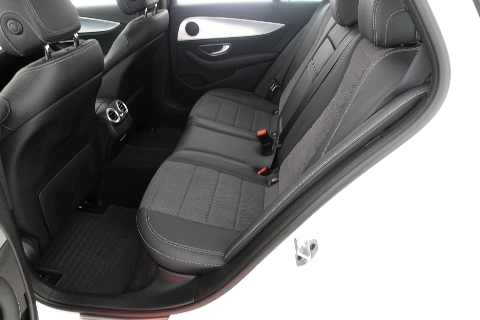 MERCEDES-BENZ E 2020