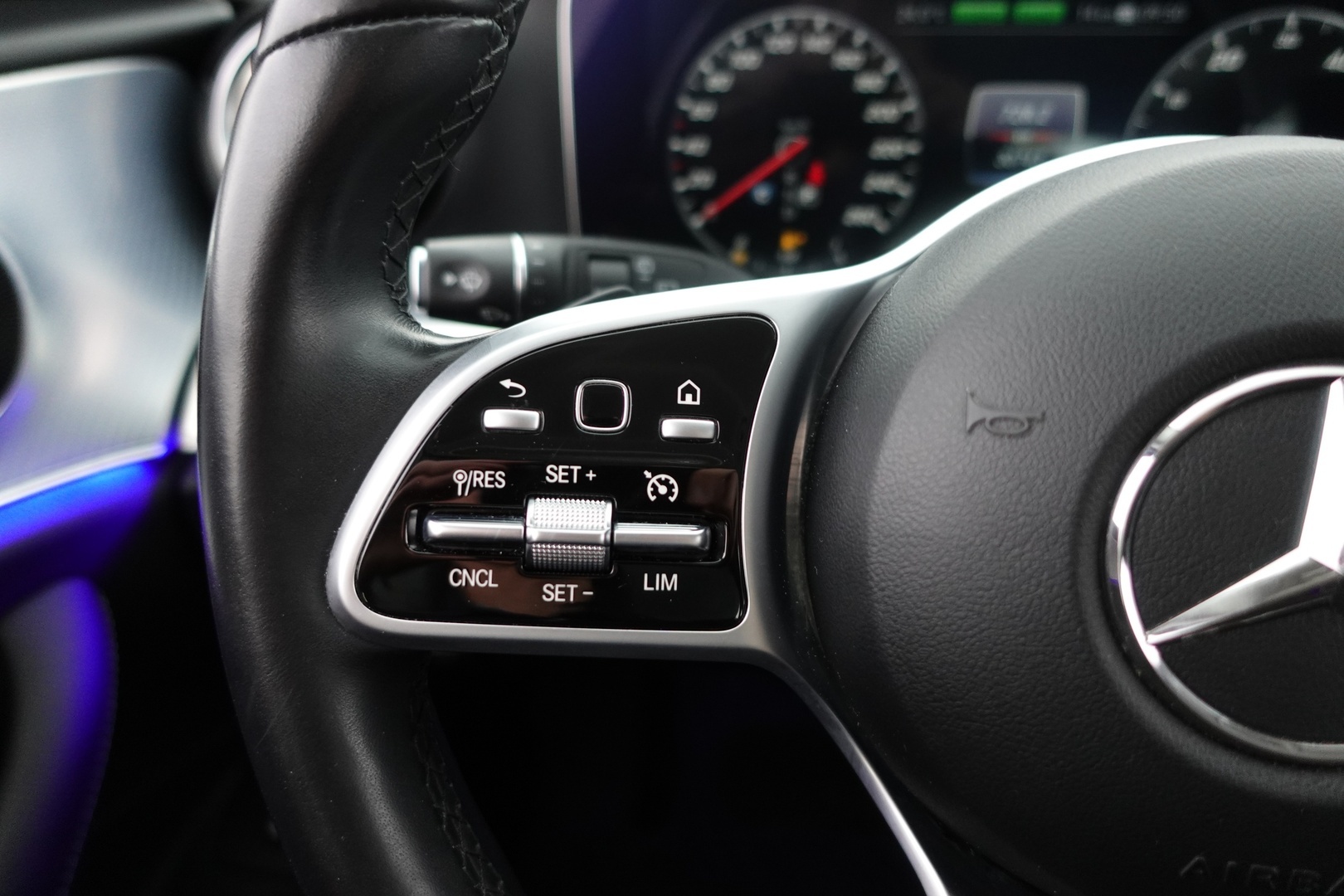 MERCEDES-BENZ E 2020