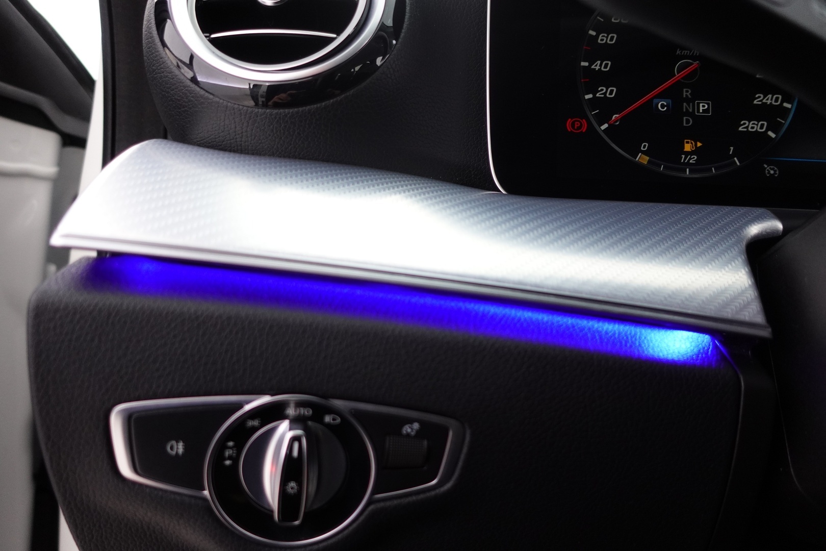 MERCEDES-BENZ E 2020