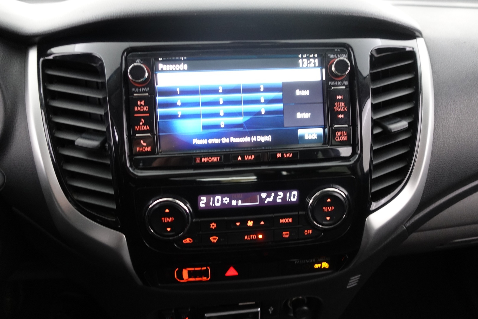 MITSUBISHI L200 2017