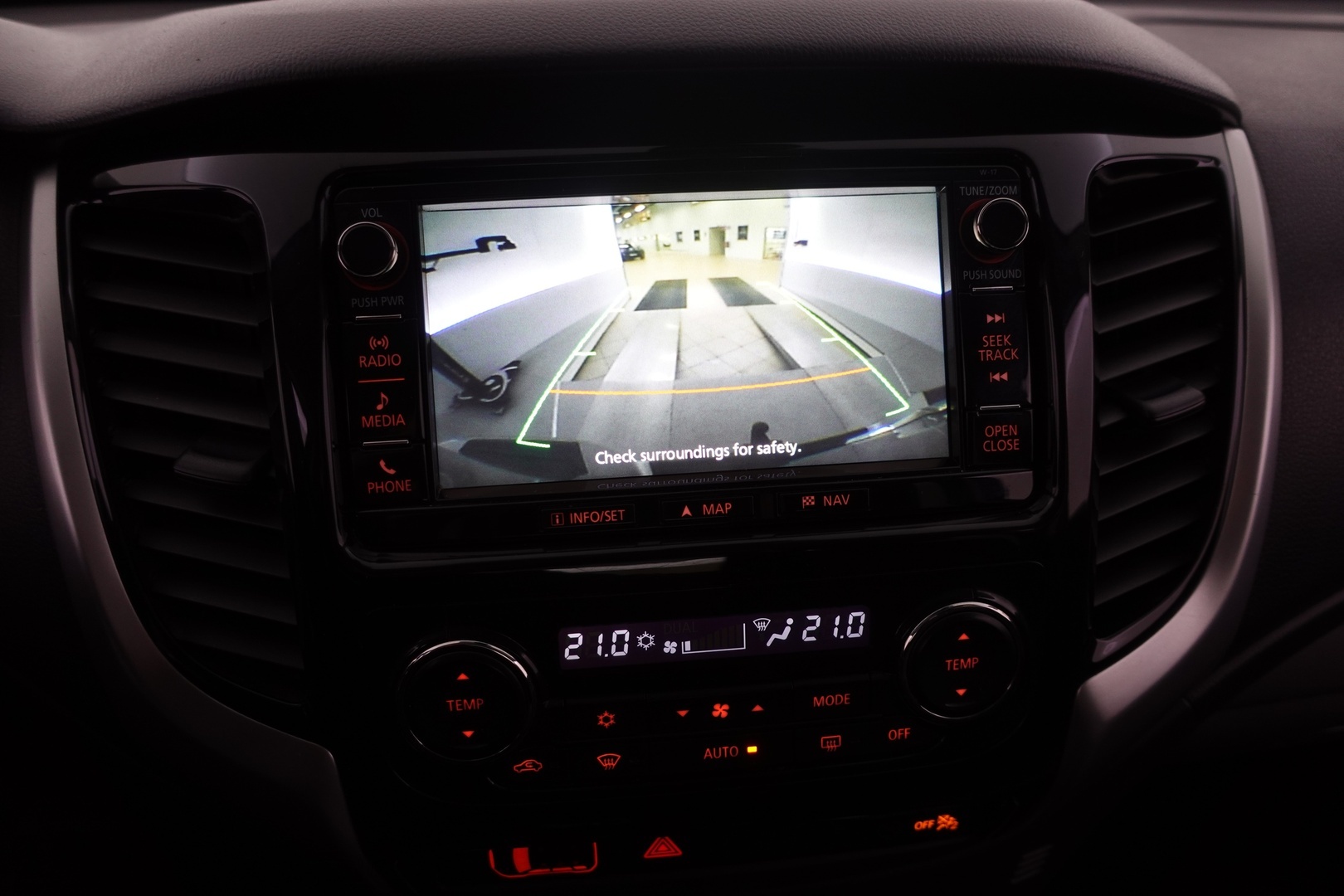 MITSUBISHI L200 2017