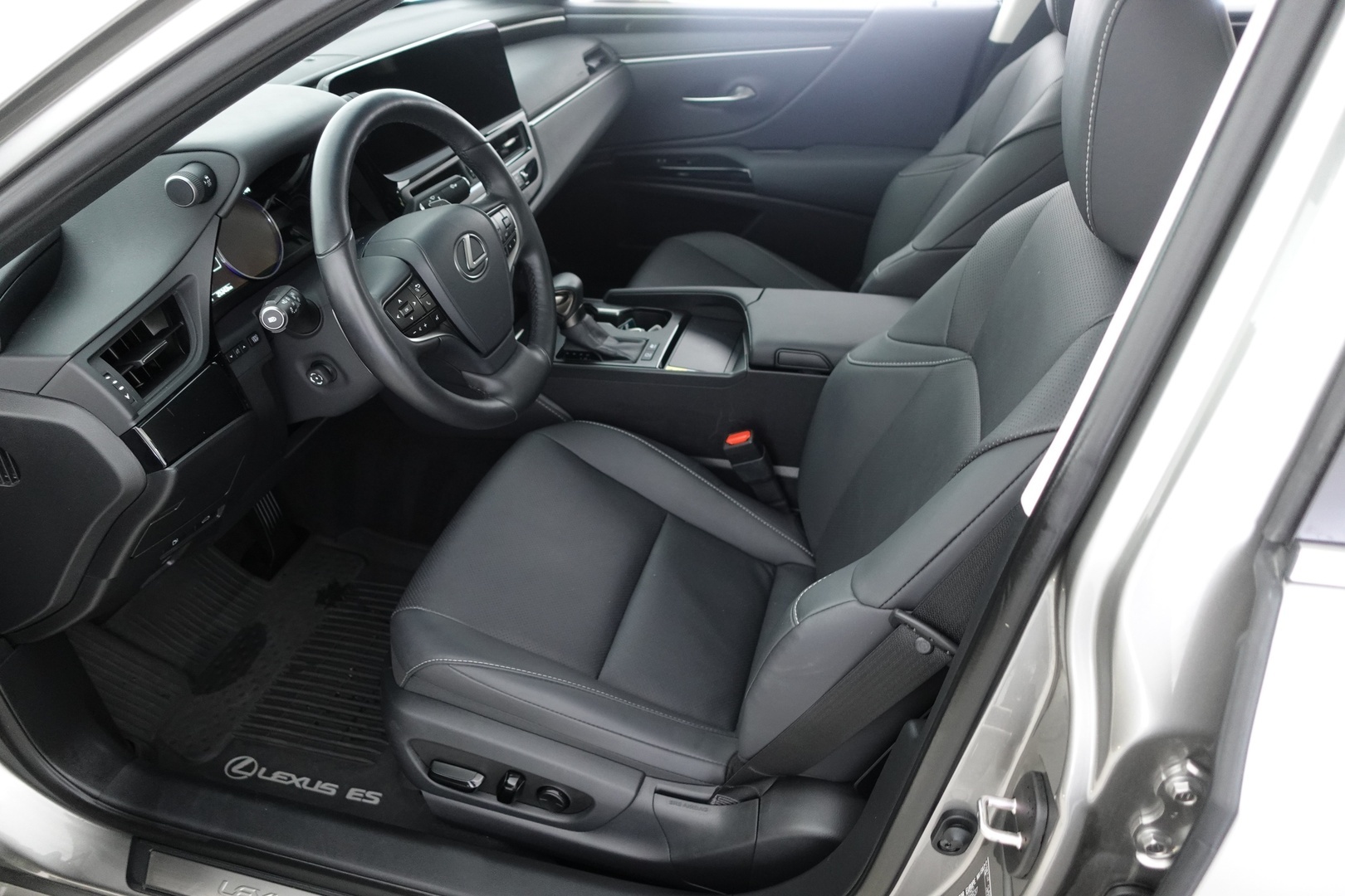 LEXUS ES 2024