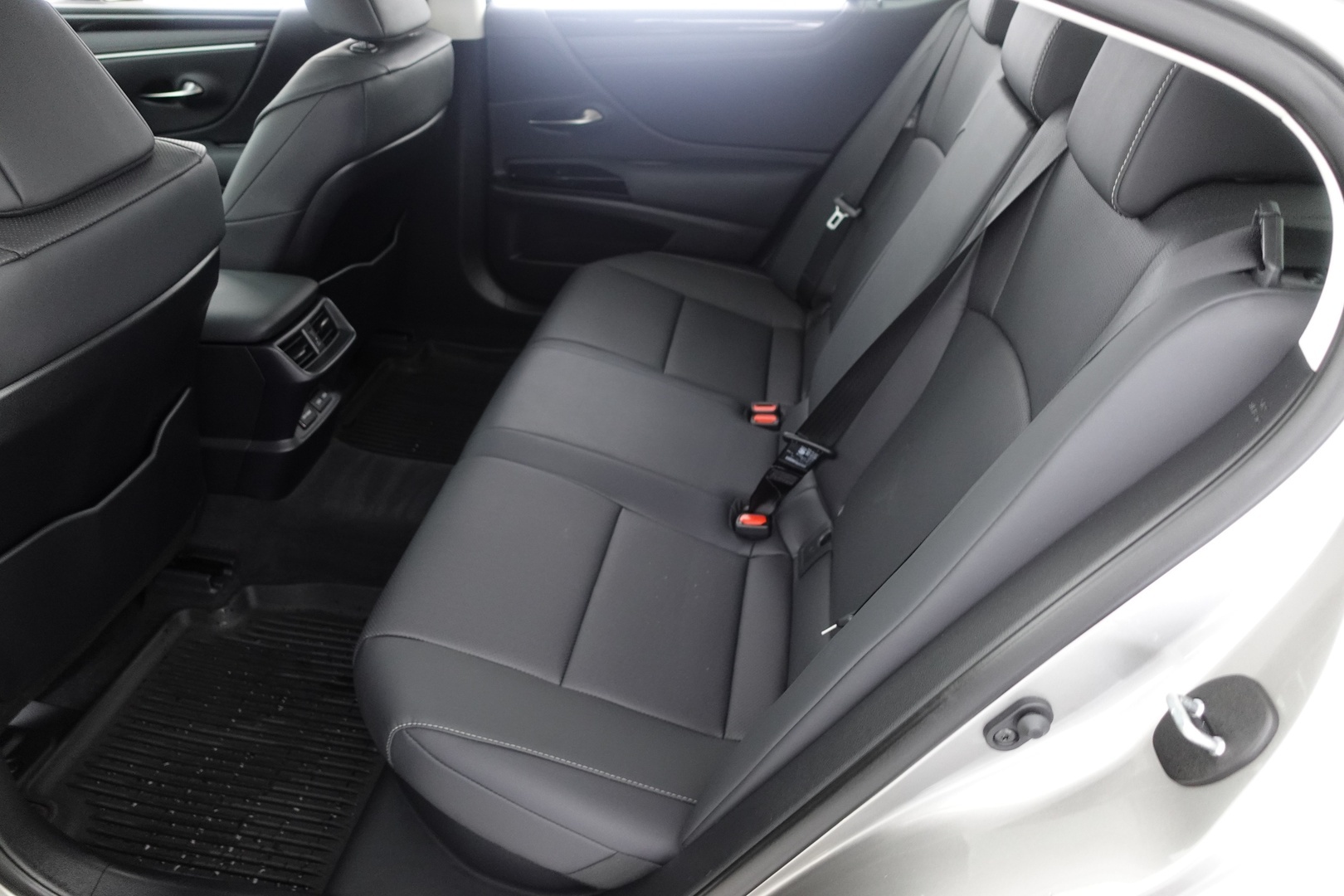 LEXUS ES 2024