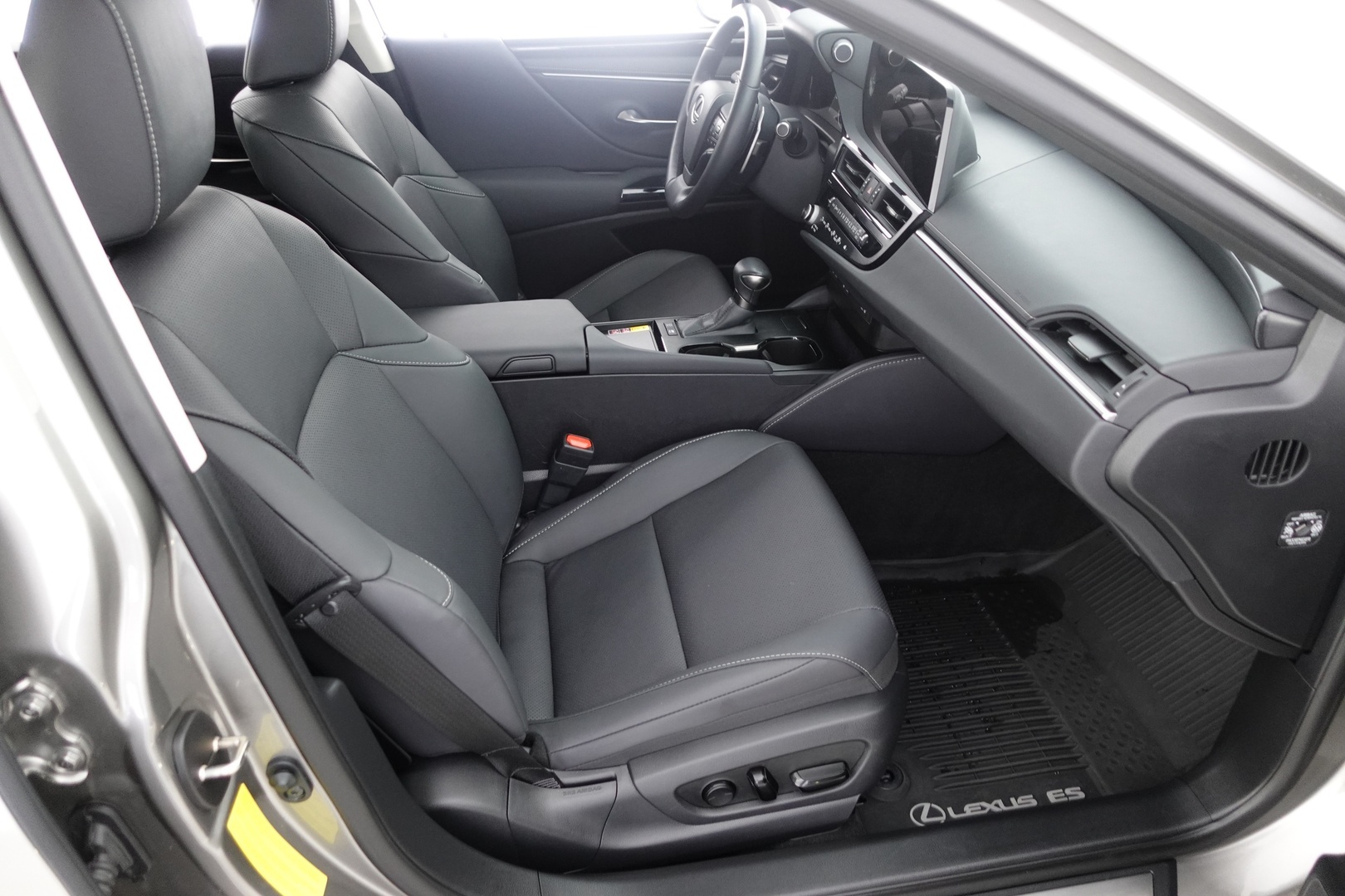 LEXUS ES 2024