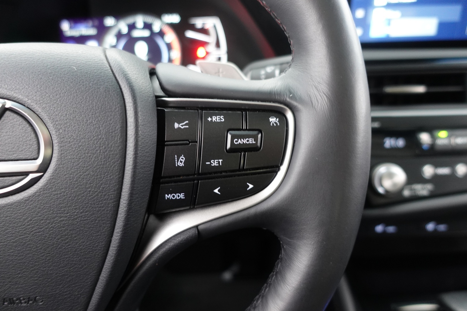 LEXUS ES 2024
