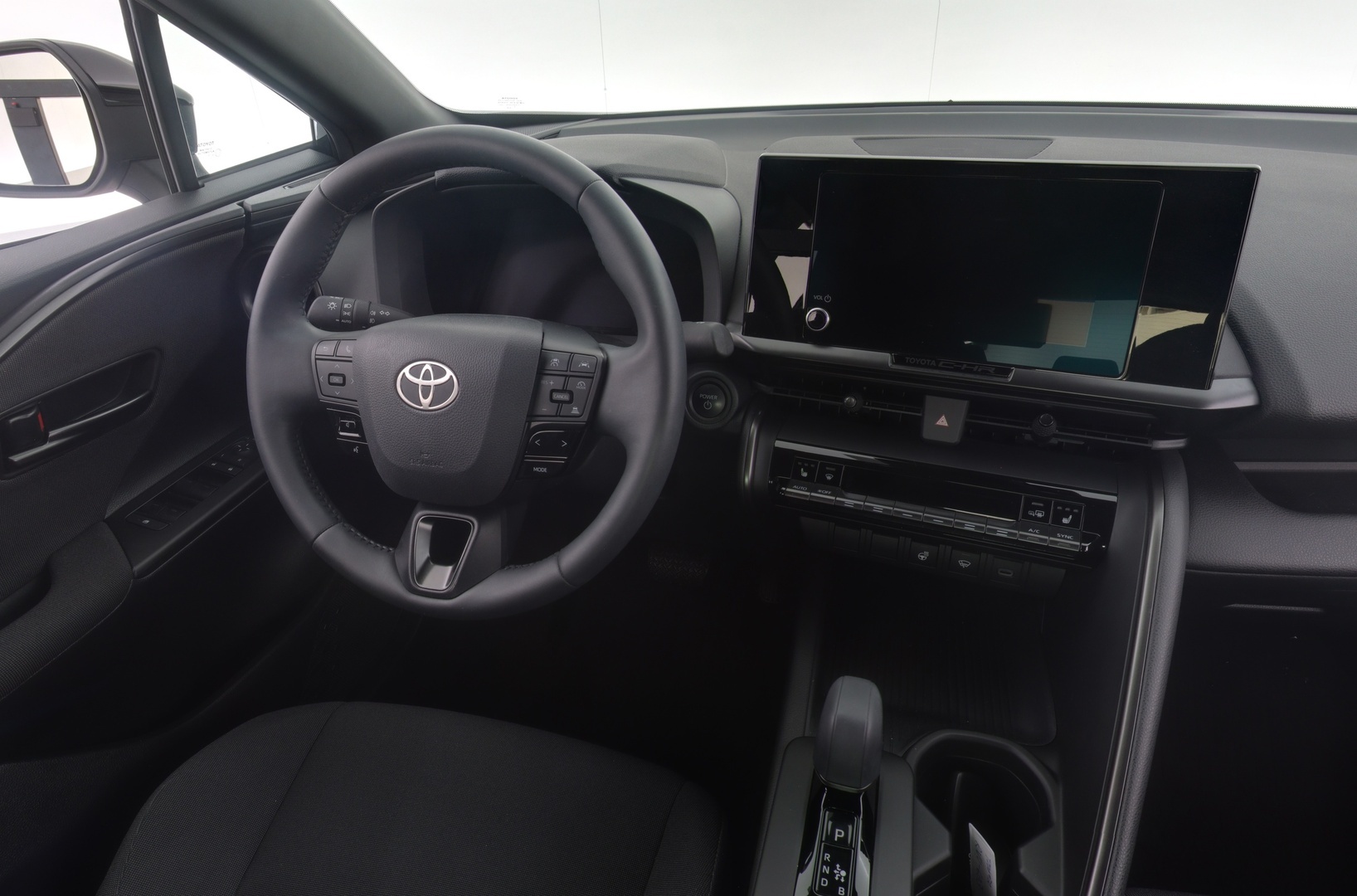 TOYOTA C-HR 2024