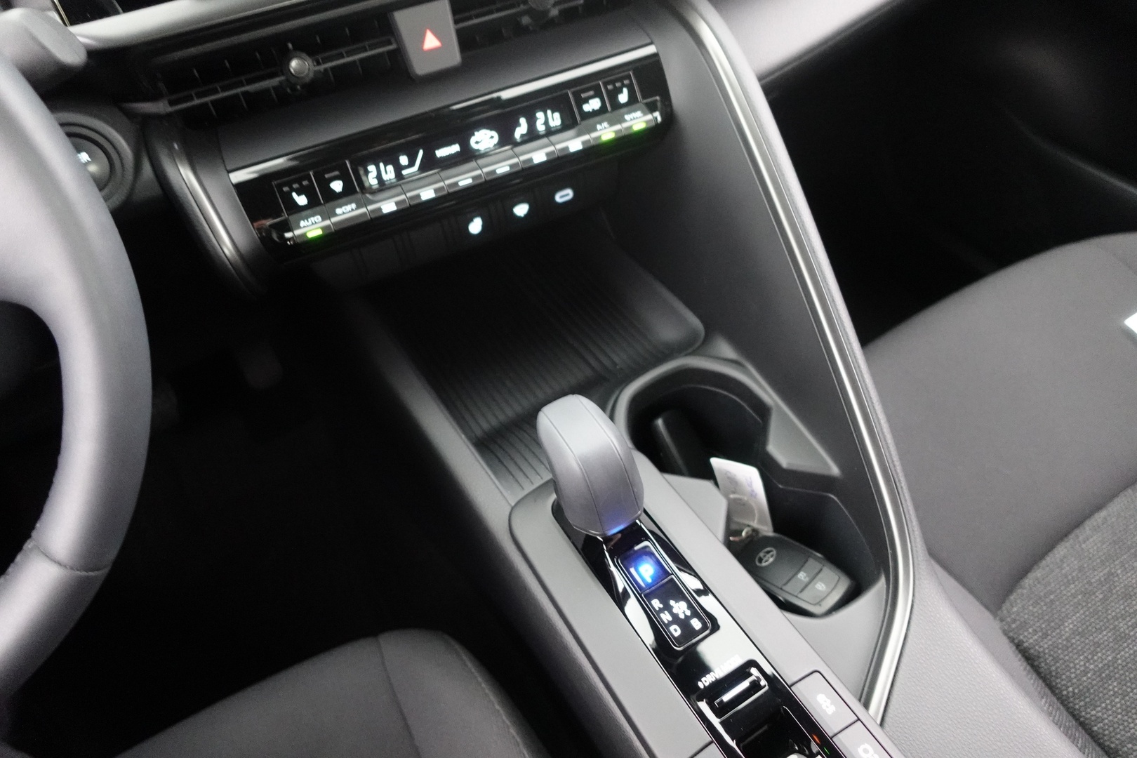 TOYOTA C-HR 2024
