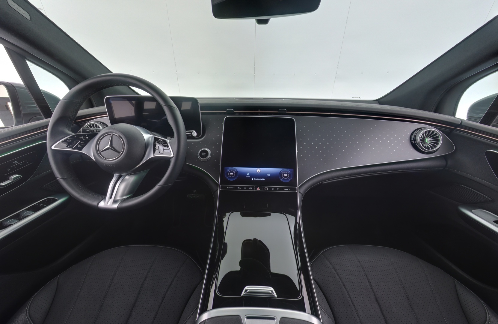 MERCEDES-BENZ EQE 2024