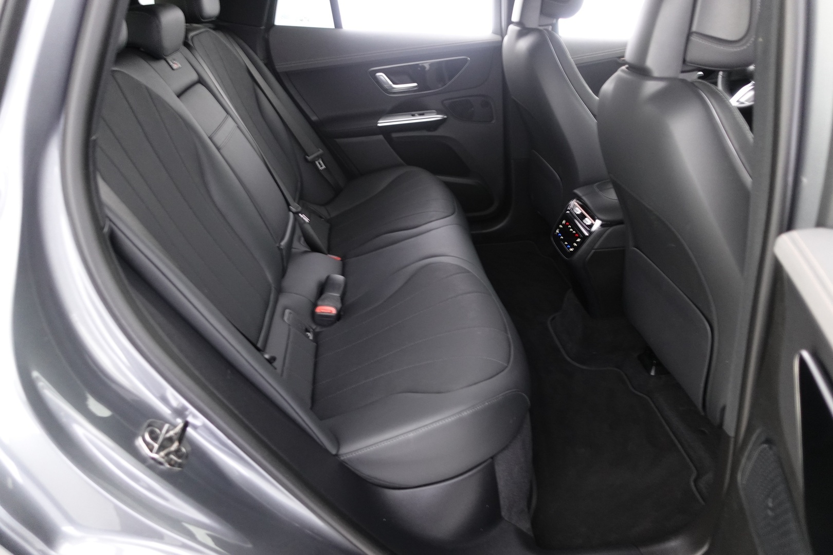 MERCEDES-BENZ EQE 2024