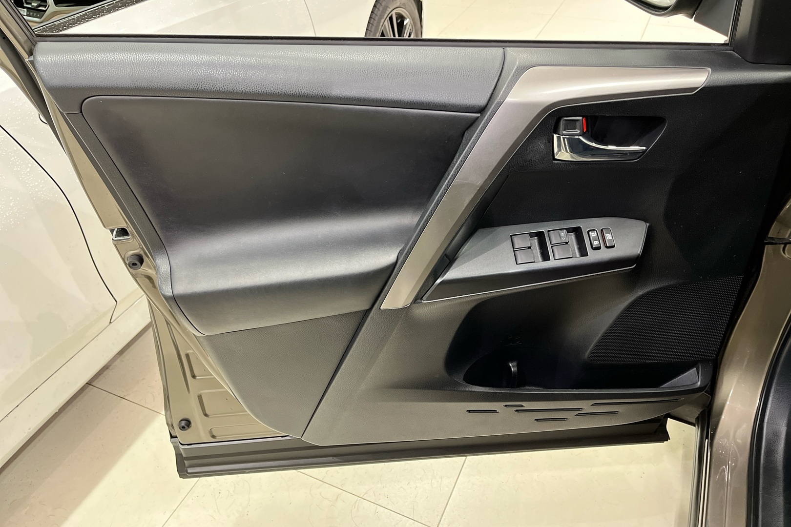 TOYOTA RAV4 2016