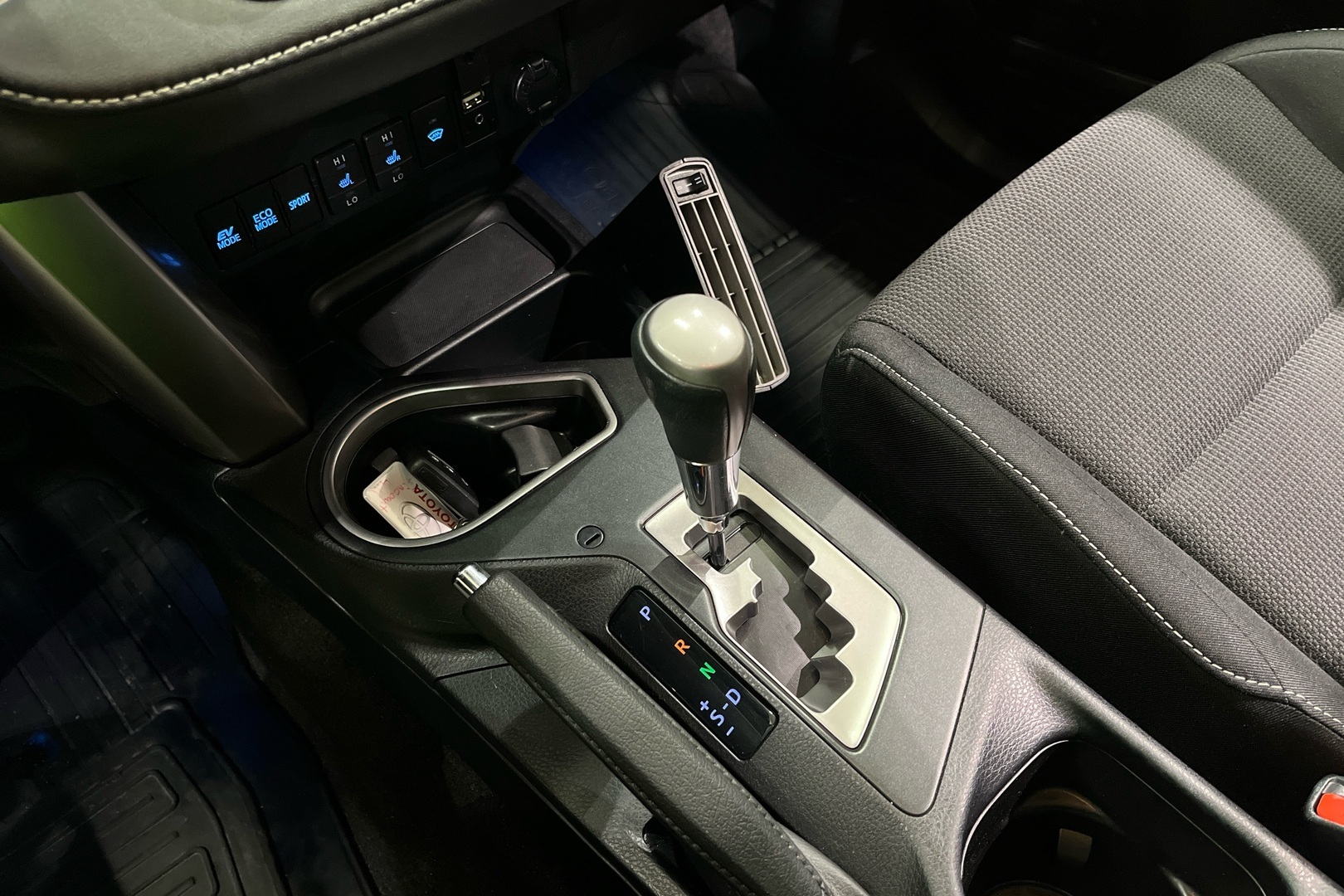 TOYOTA RAV4 2016