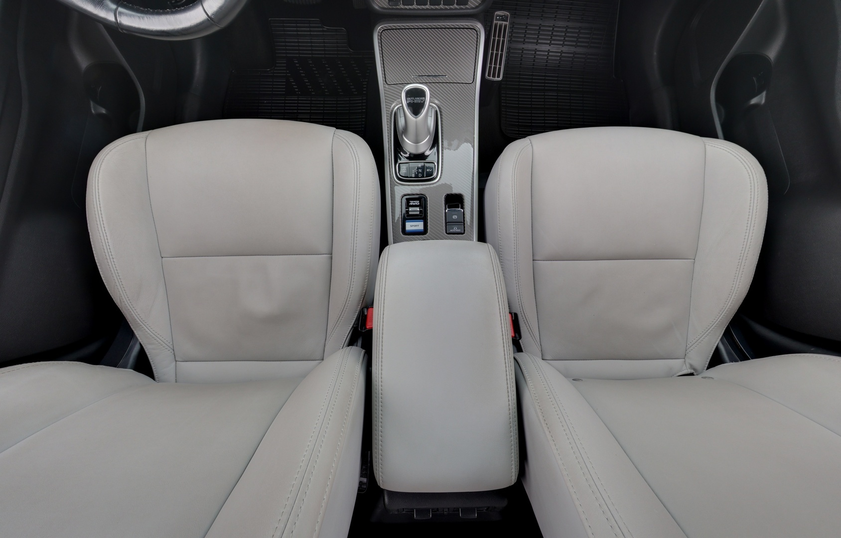 MITSUBISHI Outlander PHEV 2019