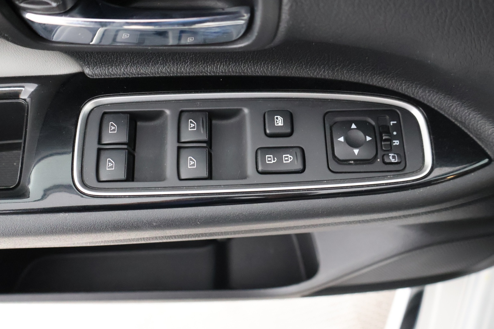 MITSUBISHI Outlander PHEV 2019