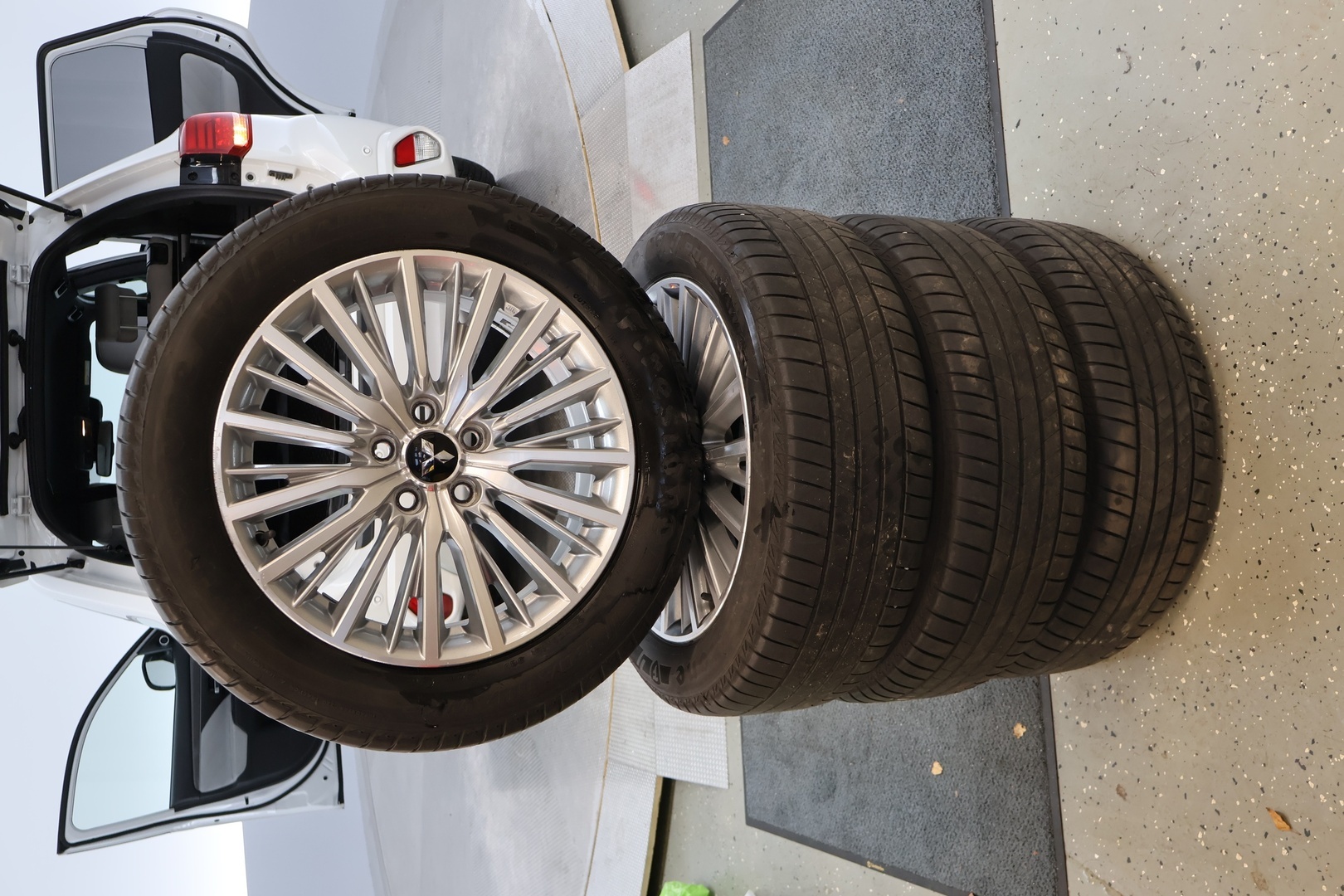 MITSUBISHI Outlander PHEV 2019