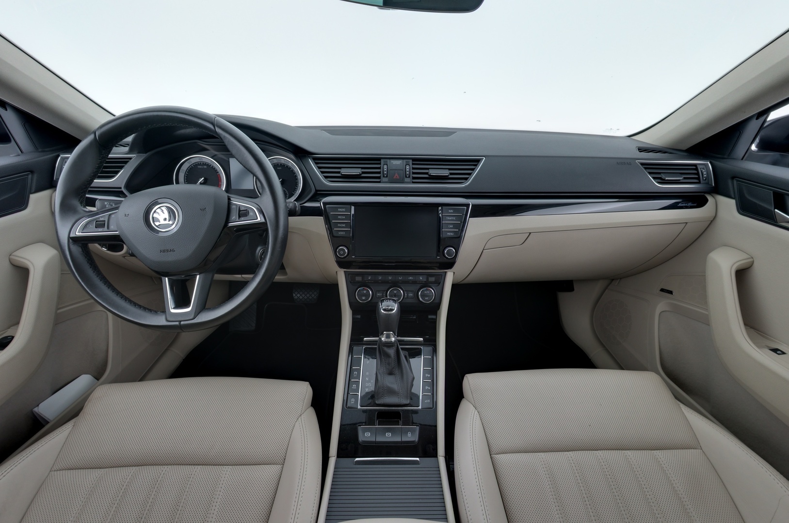 SKODA Superb 2016
