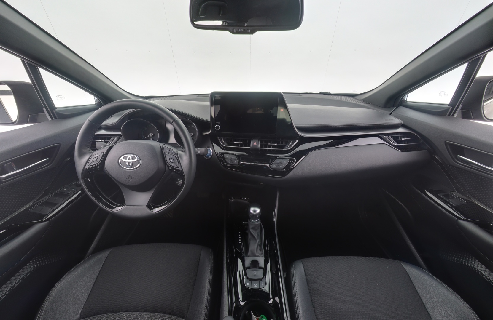 TOYOTA C-HR 2024