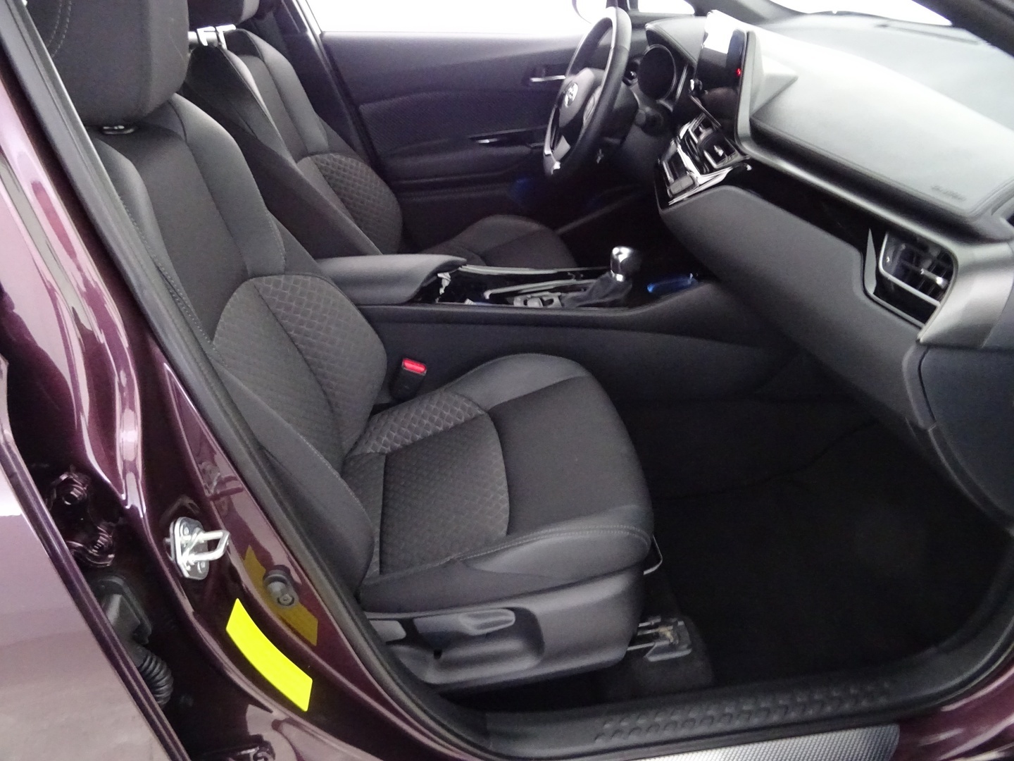 TOYOTA C-HR 2024