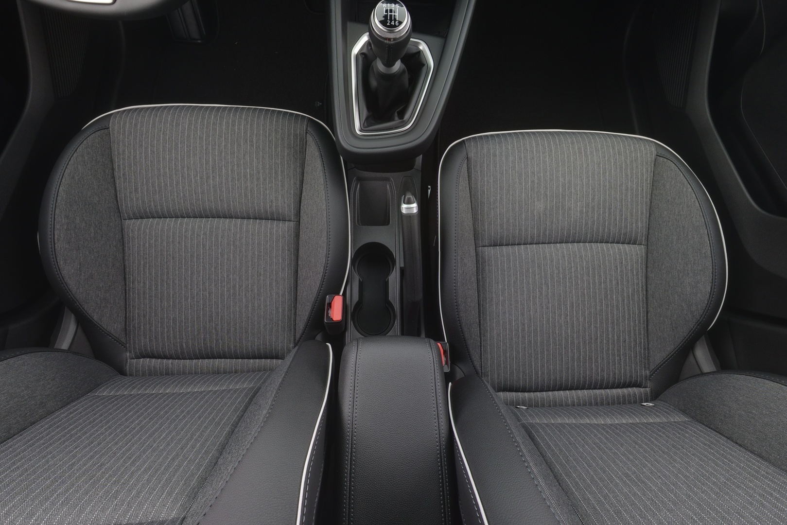 MITSUBISHI Colt 2025