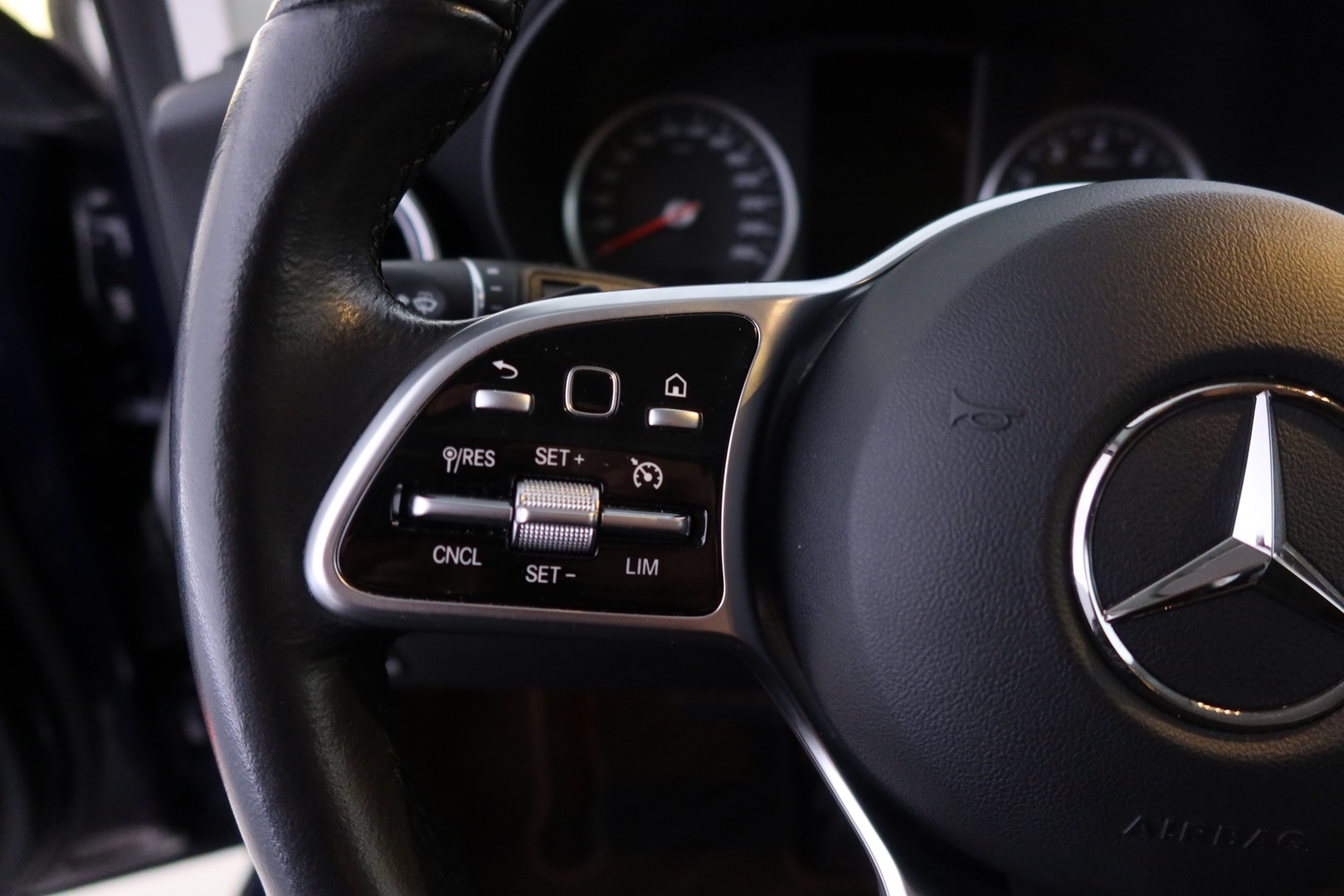 MERCEDES-BENZ GLC 2020