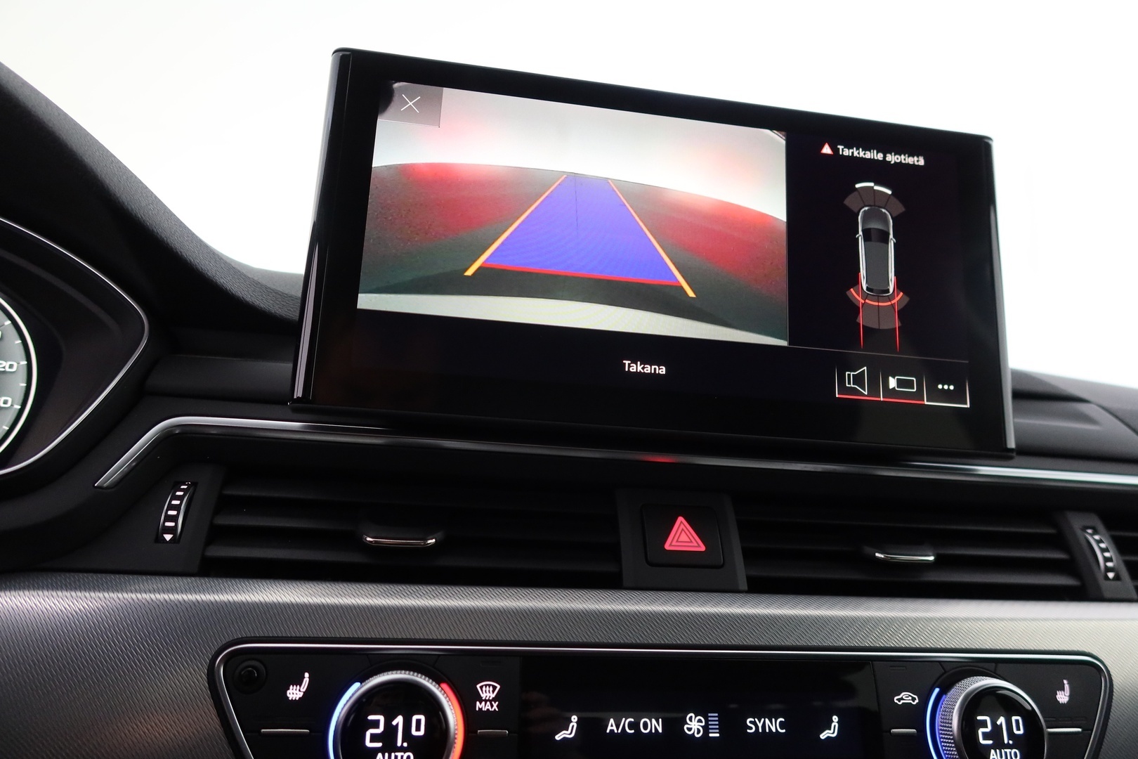 AUDI A4 2023