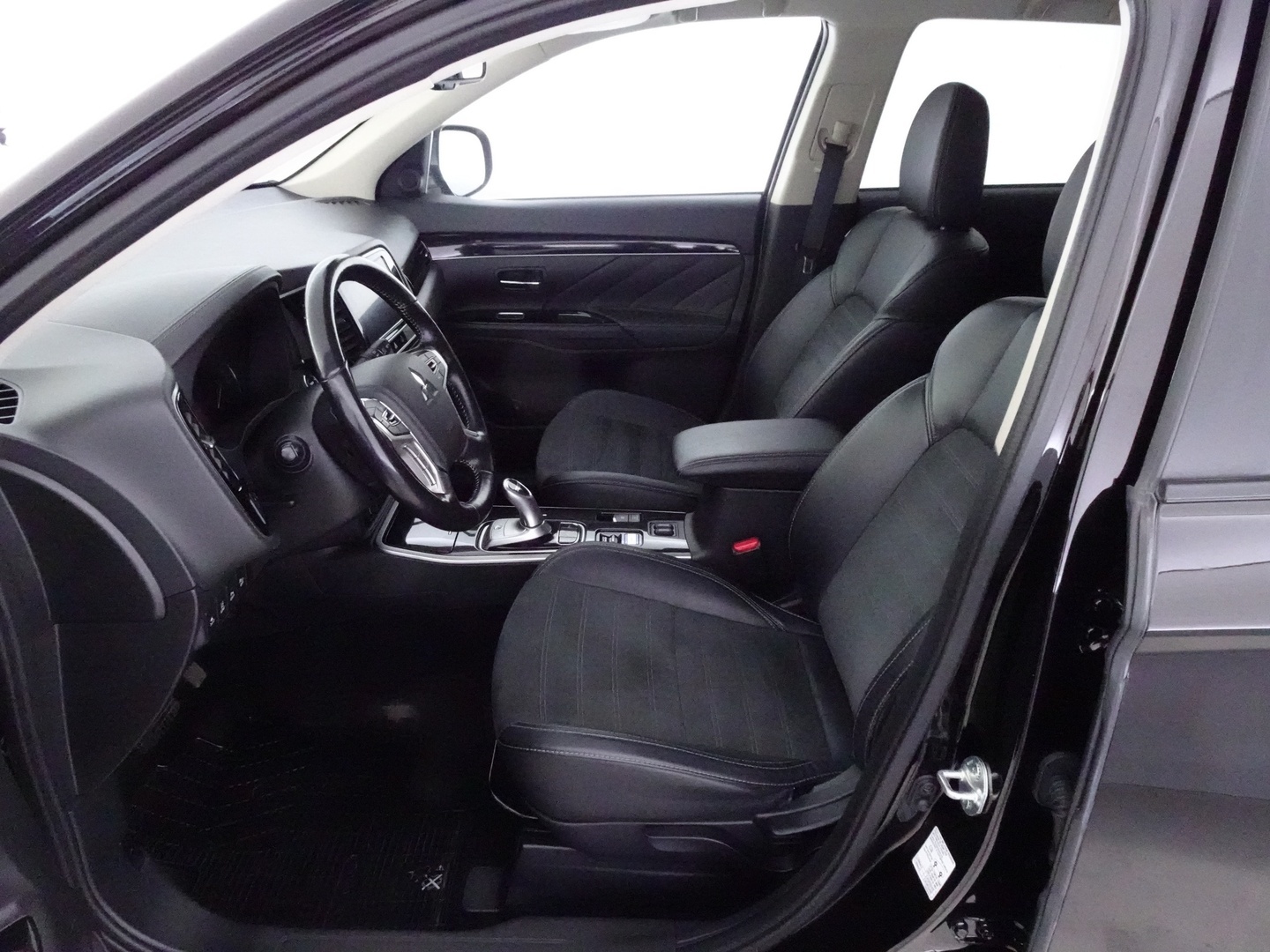 MITSUBISHI Outlander PHEV 2019